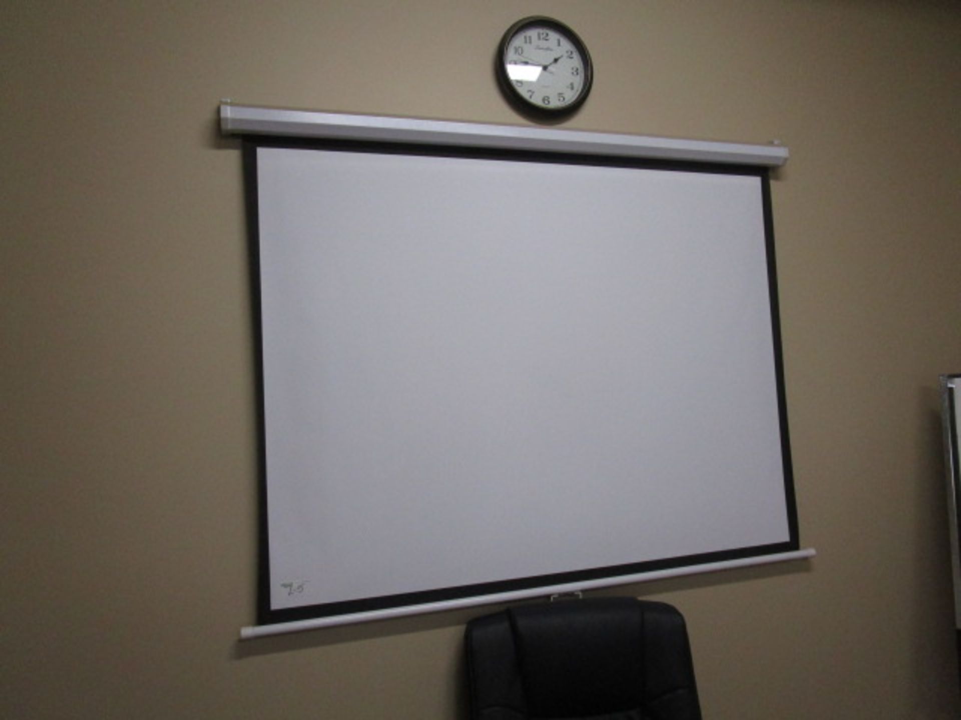 Epson ELCO HDMI Overhead Projector and Screen - Image 3 of 3