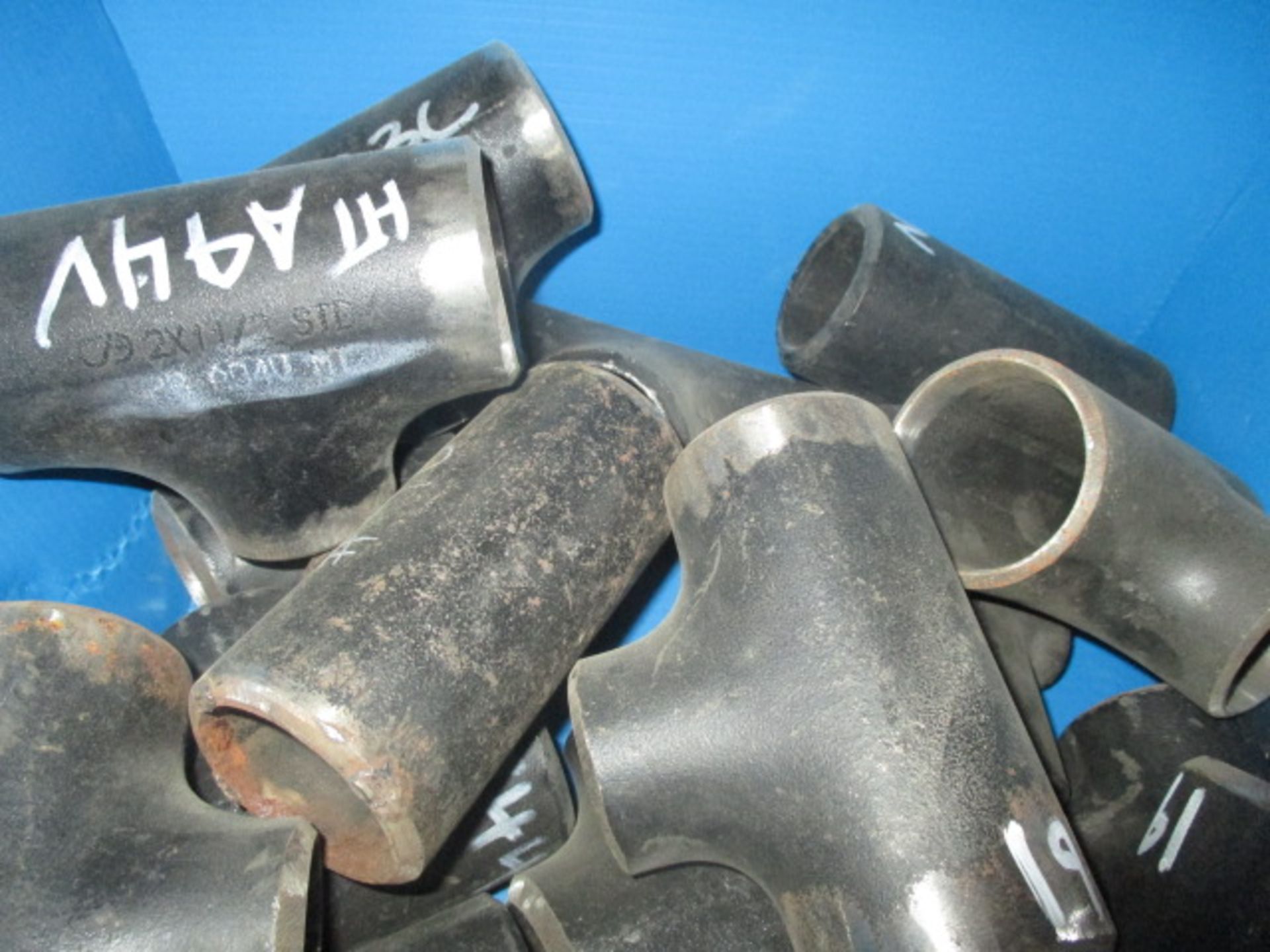 Skid lot of 6 Totes of Various Pipe Fittings - Image 2 of 6