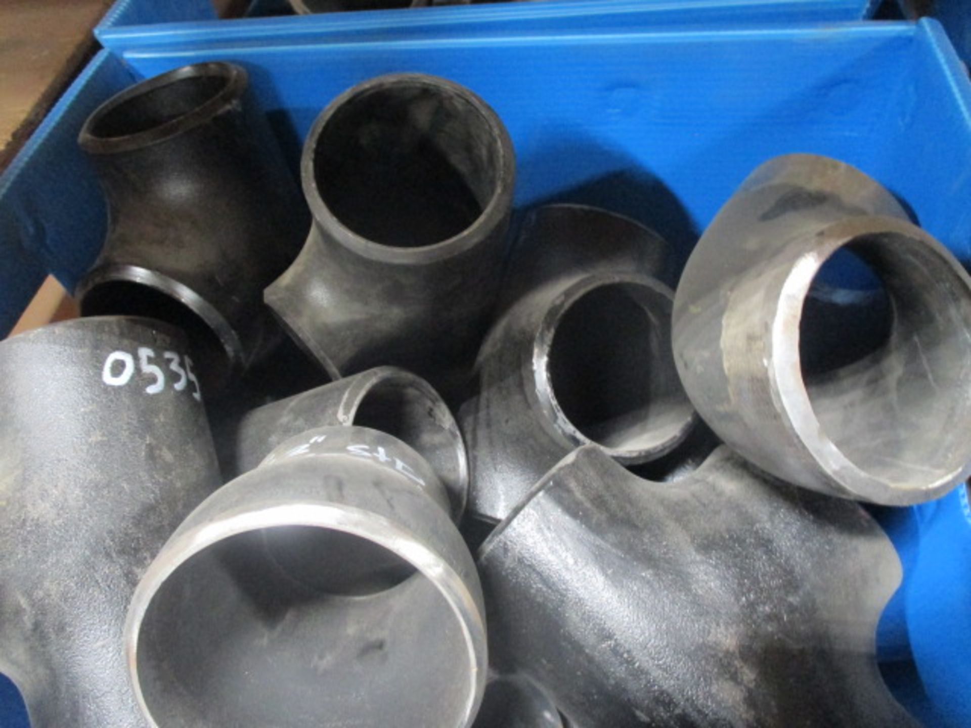 Skid lot of 6 Totes of Various Pipe Fittings - Image 6 of 6