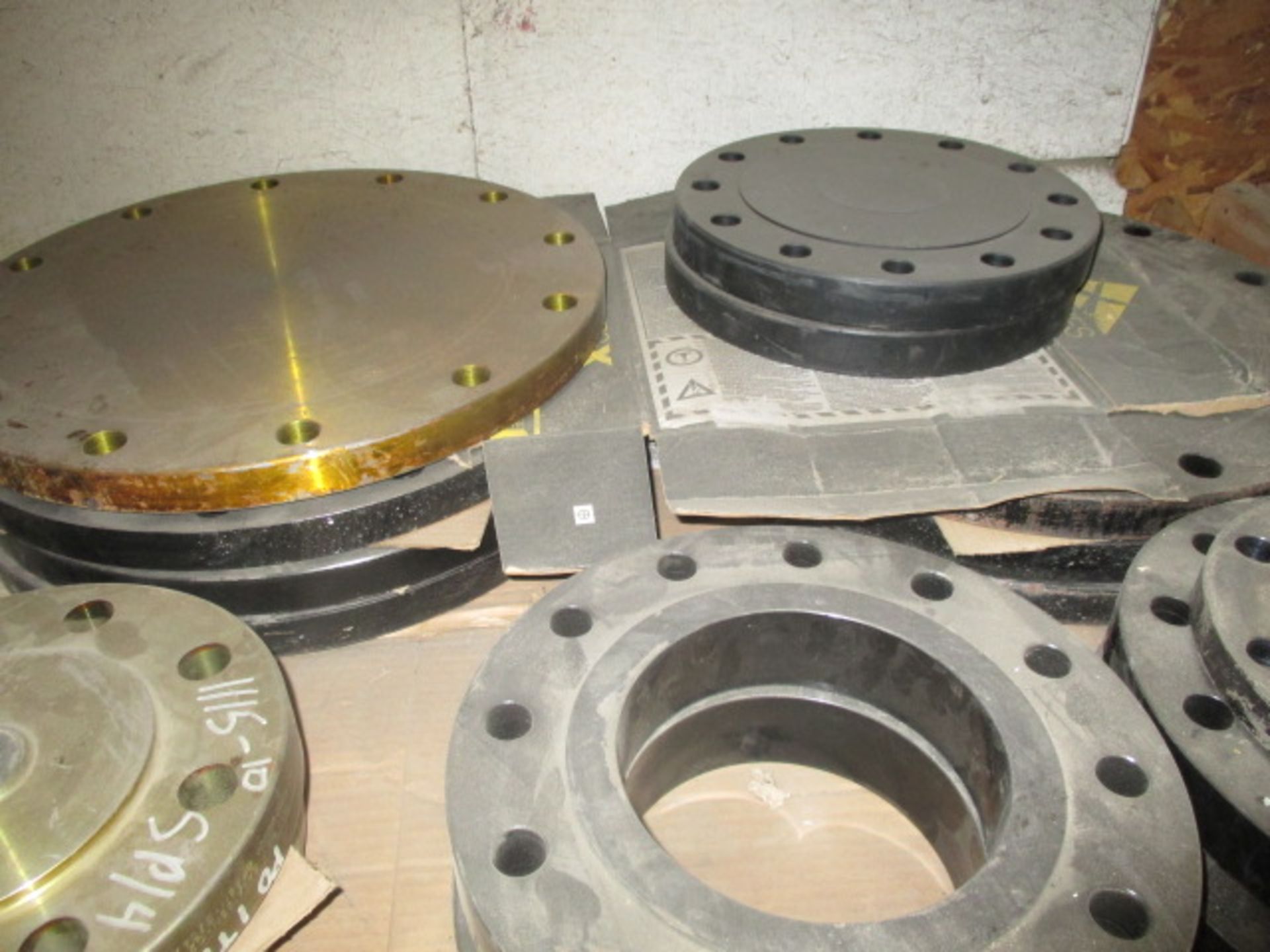 Skid lot of End Flanges Various Sizes up to 12"