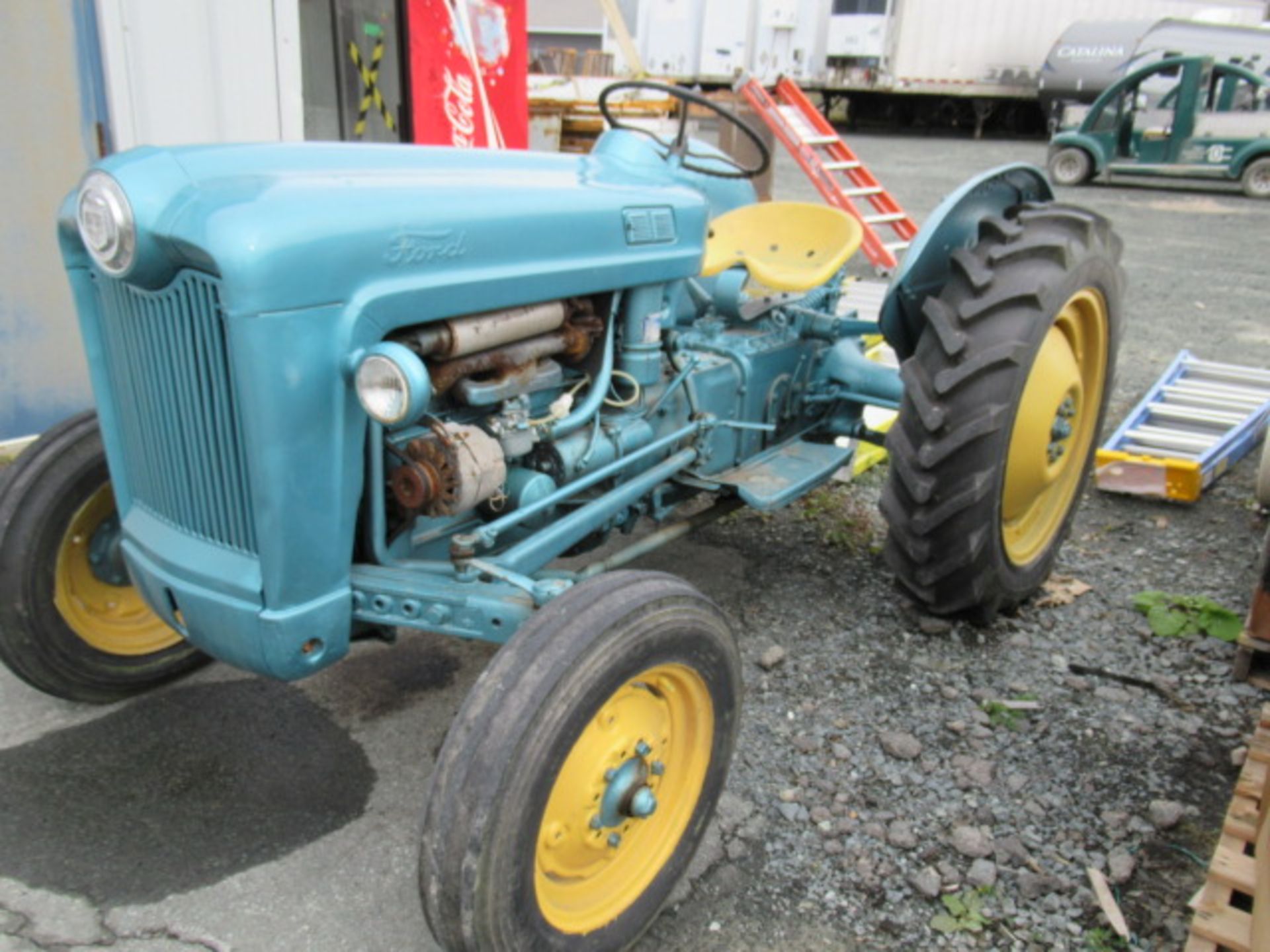 FORD MID 60'S TRACTOR