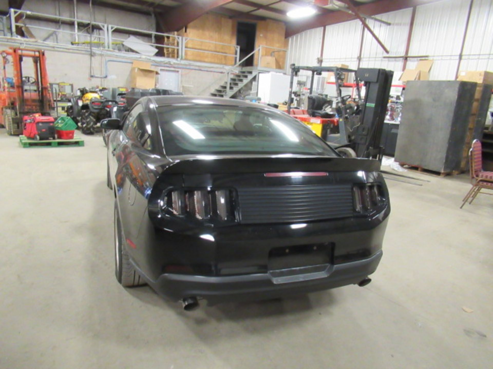 2011 FORD MUSTANG - Image 2 of 6