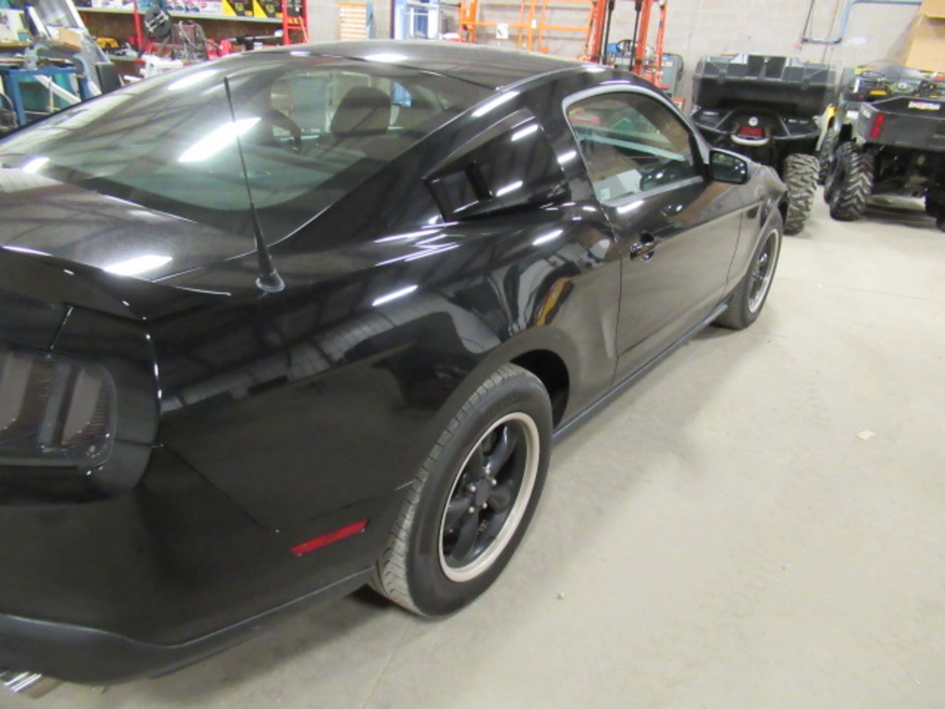 2011 FORD MUSTANG - Image 3 of 6