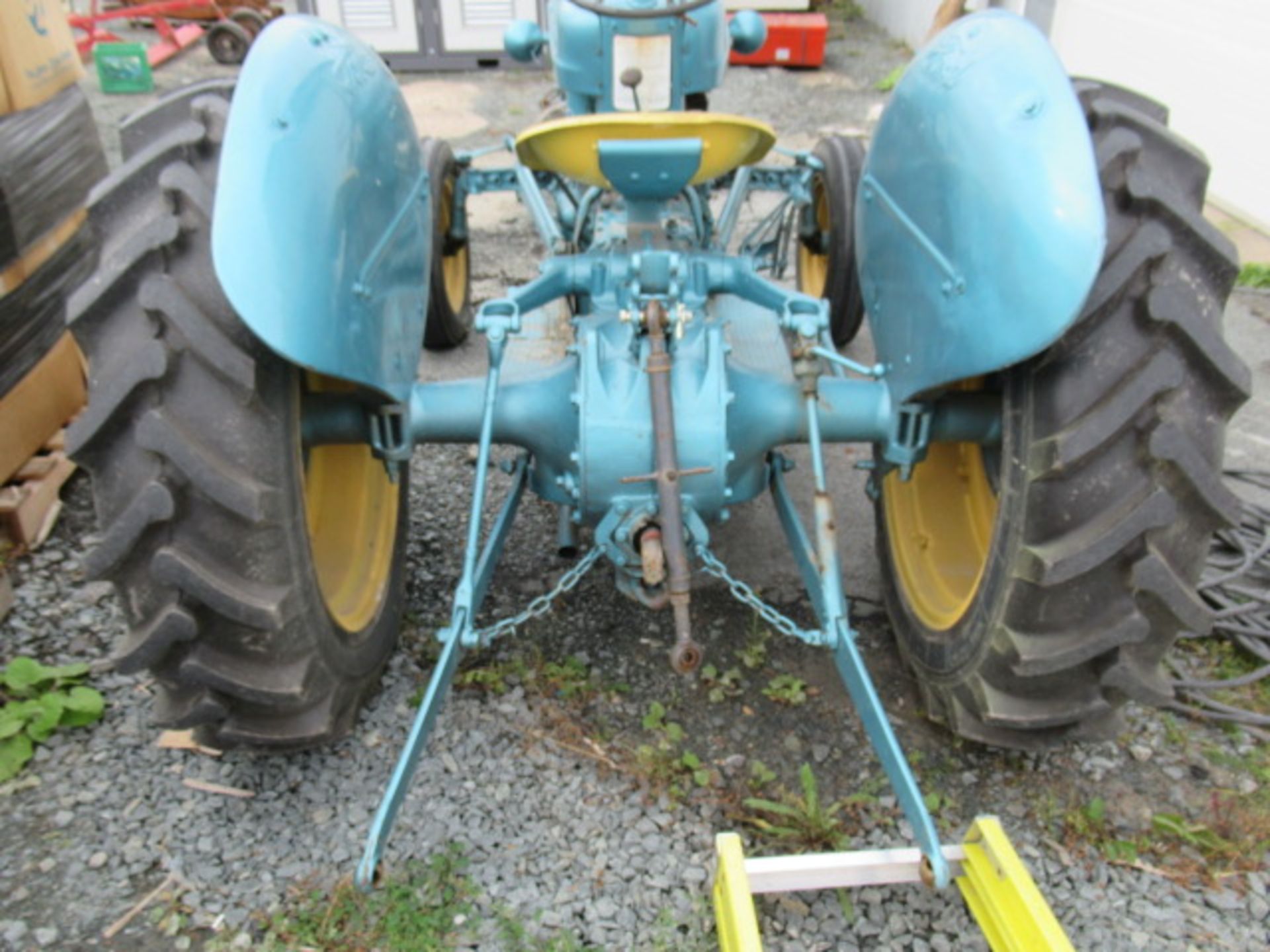 FORD MID 60'S TRACTOR - Image 3 of 4