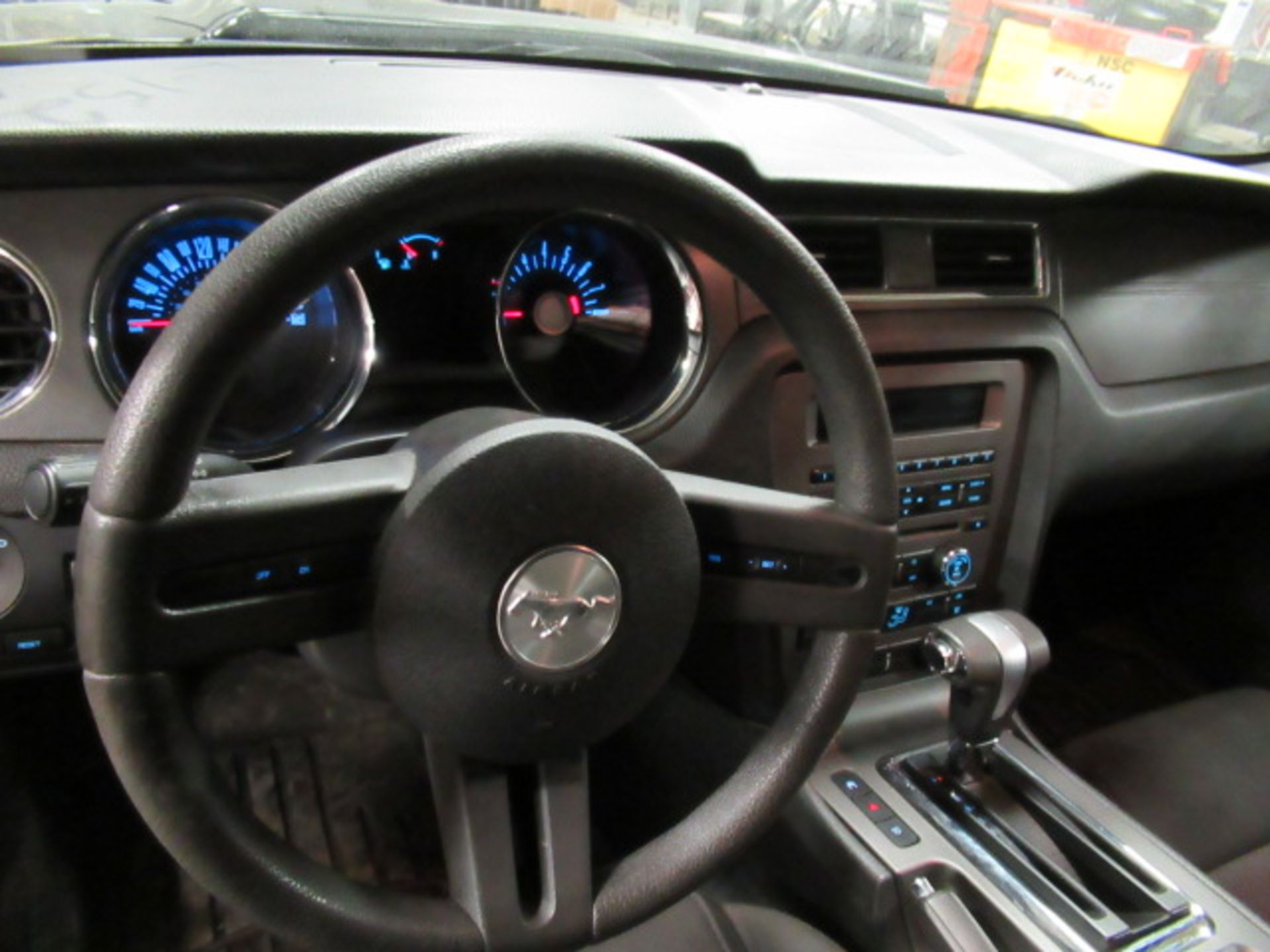 2011 FORD MUSTANG - Image 6 of 6