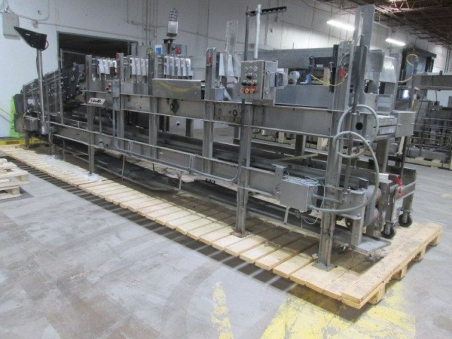 Hartness 2600 Continuous Motion Case Packer