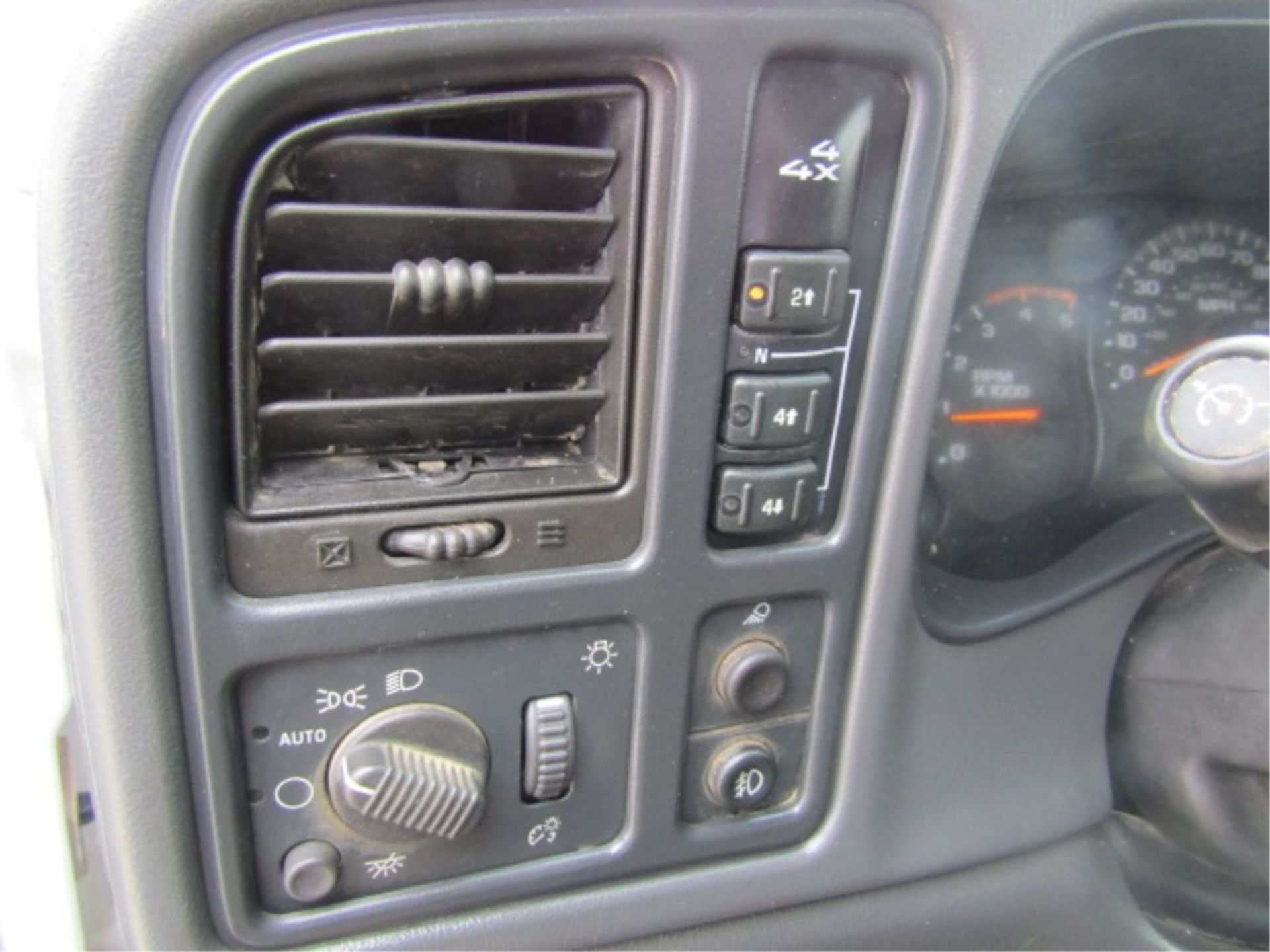 2003 Chevy Silverado K2500 Club Cab Truck LongBed, 4 x 4, Vin #1GCHK29113E155250, Automatic 4x4 - Image 9 of 19