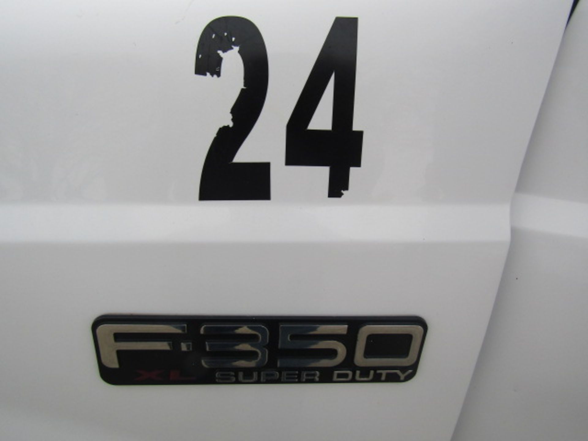 2001 Ford F350 Super Duty Crew Cab Utility Truck, Vin#1FDWW37F91EC51782, Automatic 4x4 Transmission, - Image 7 of 20
