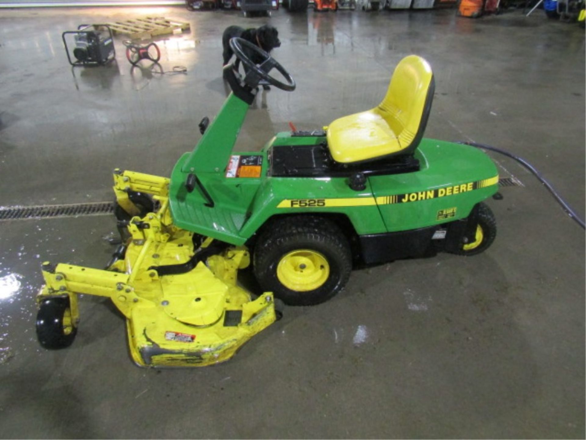 JD Mower F525, 561 hours, Serial #MOF525A151069 - Image 2 of 7