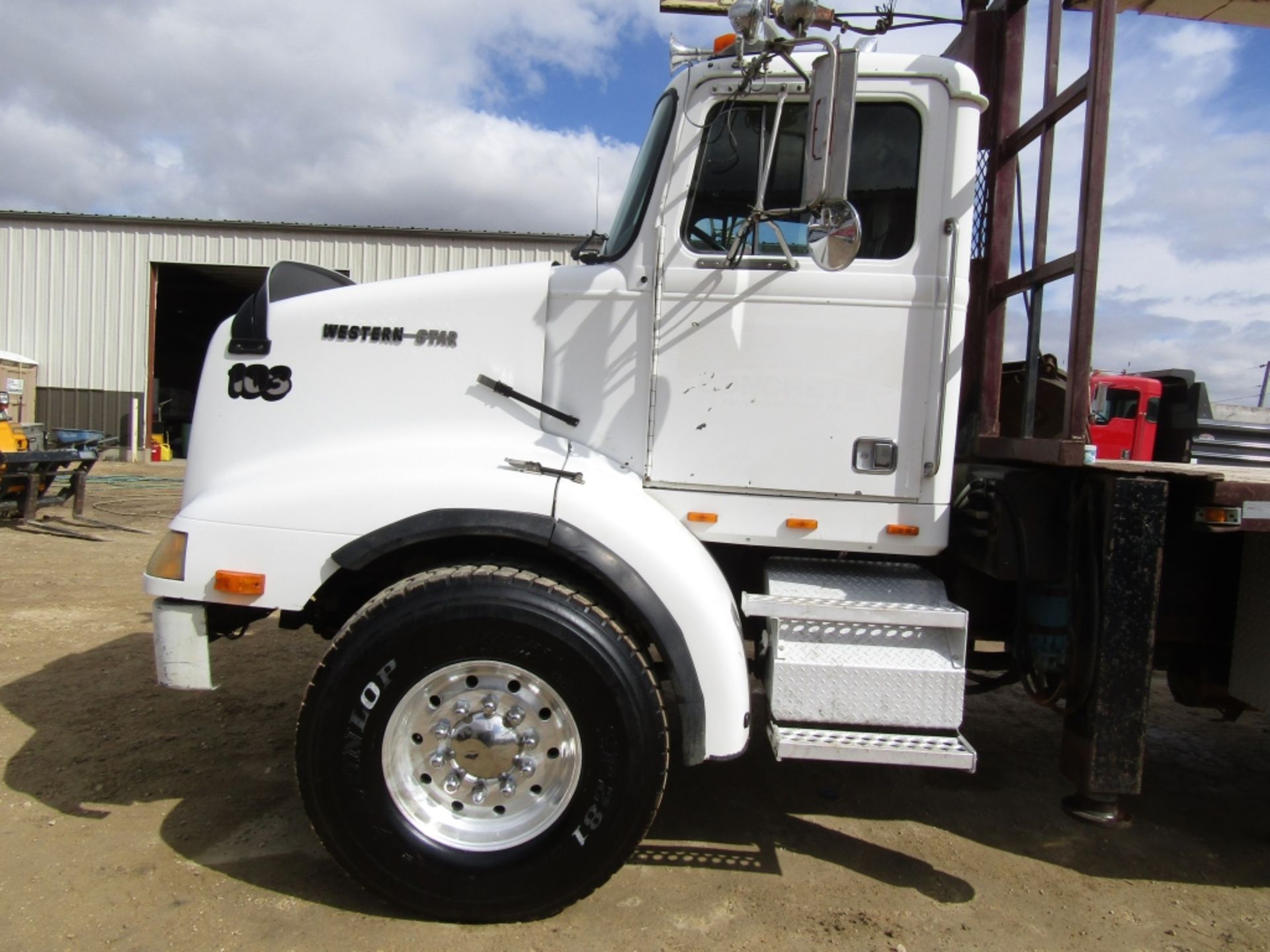 1990 Western Star Boom Truck, Model # 3864S, Vin # 2WLKCFF4LK926978, 535,320 miles, 9418 Engine - Image 15 of 40