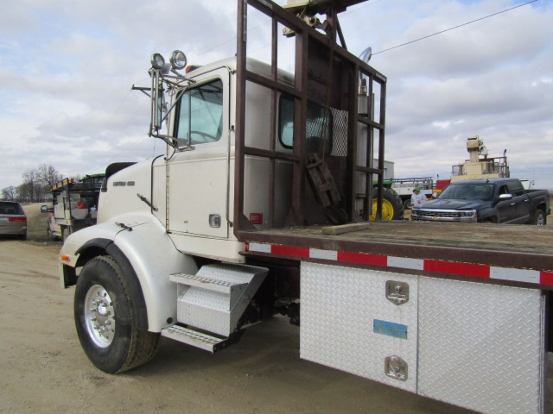 1990 Western Star Boom Truck, Model # 3864S, Vin # 2WLKCCFF6LK926979, 650,186 miles, 4786 Engine - Image 17 of 38