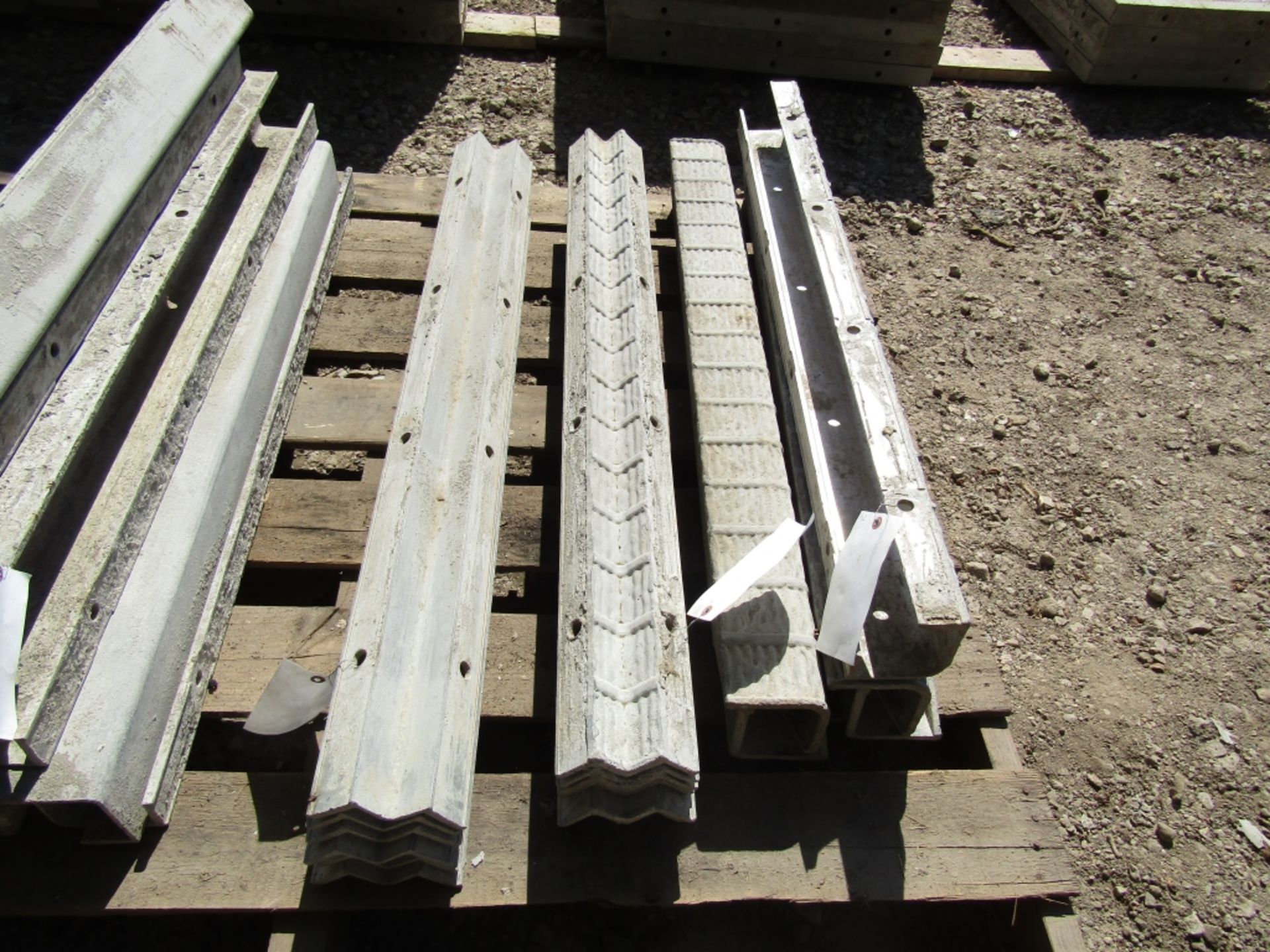 (8) Wsx4' Wall-Tie Aluminum Concrete Forms Vertibrick 6-12 Hole Pattern