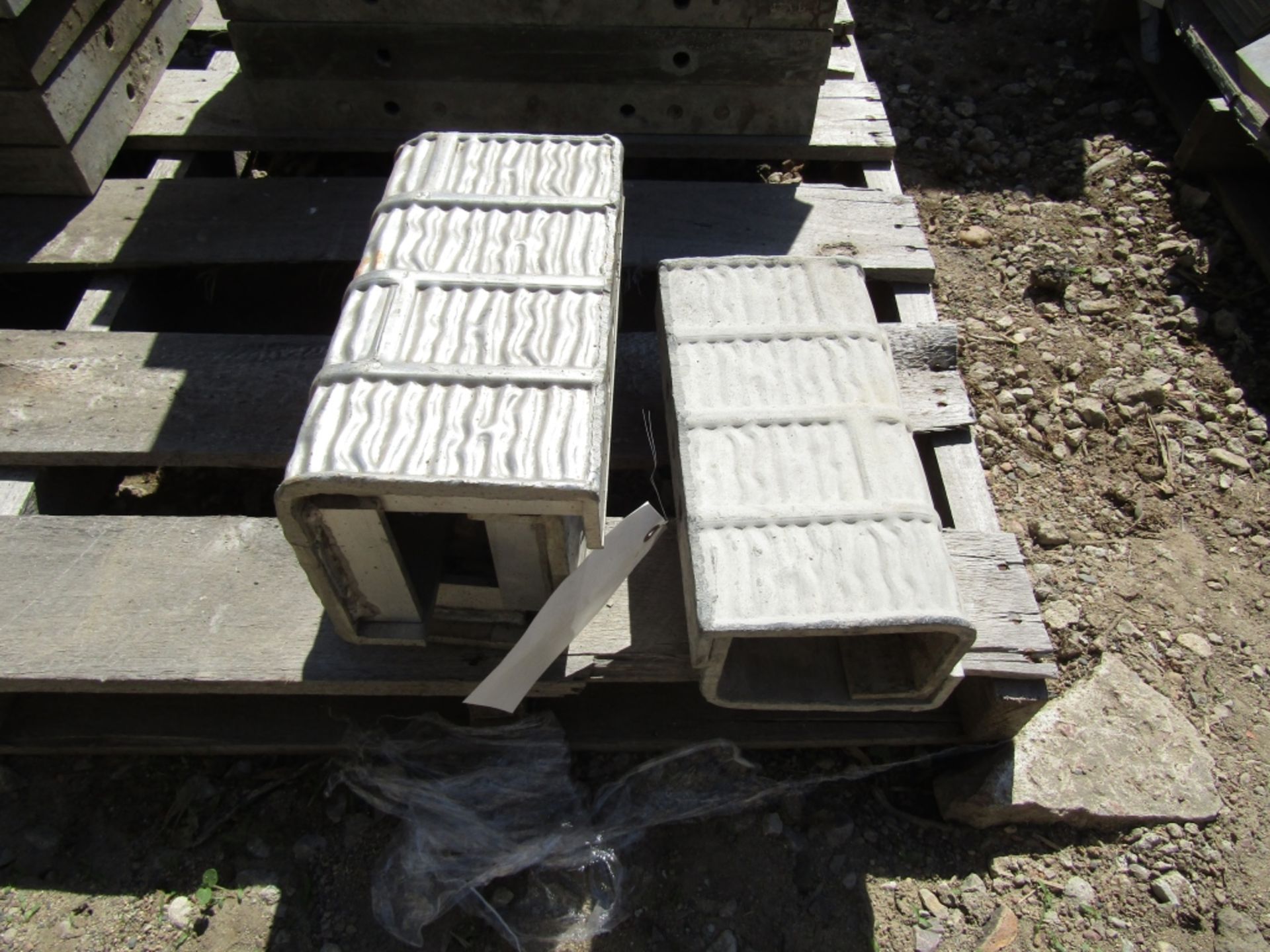 (2) 6"x6" & (2) 4"x6"x1' ISC Wall-Tie Aluminum Concrete Forms, Vertibrick 6-12 Hole Pattern