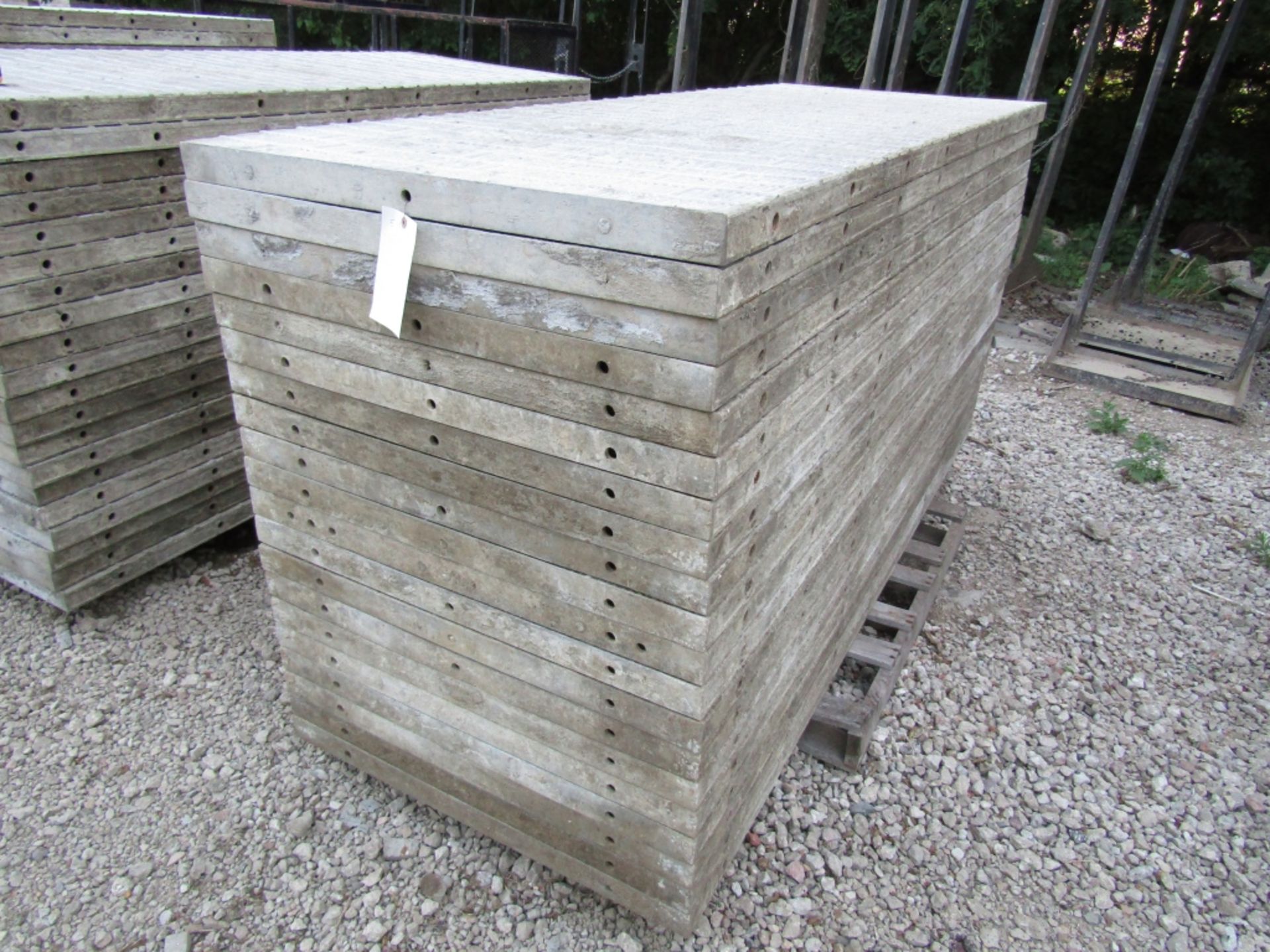 (20) 36"x8' Symons/Wall-Tie Aluminum Concrete Forms Vertibrick 6-12 Hole Pattern