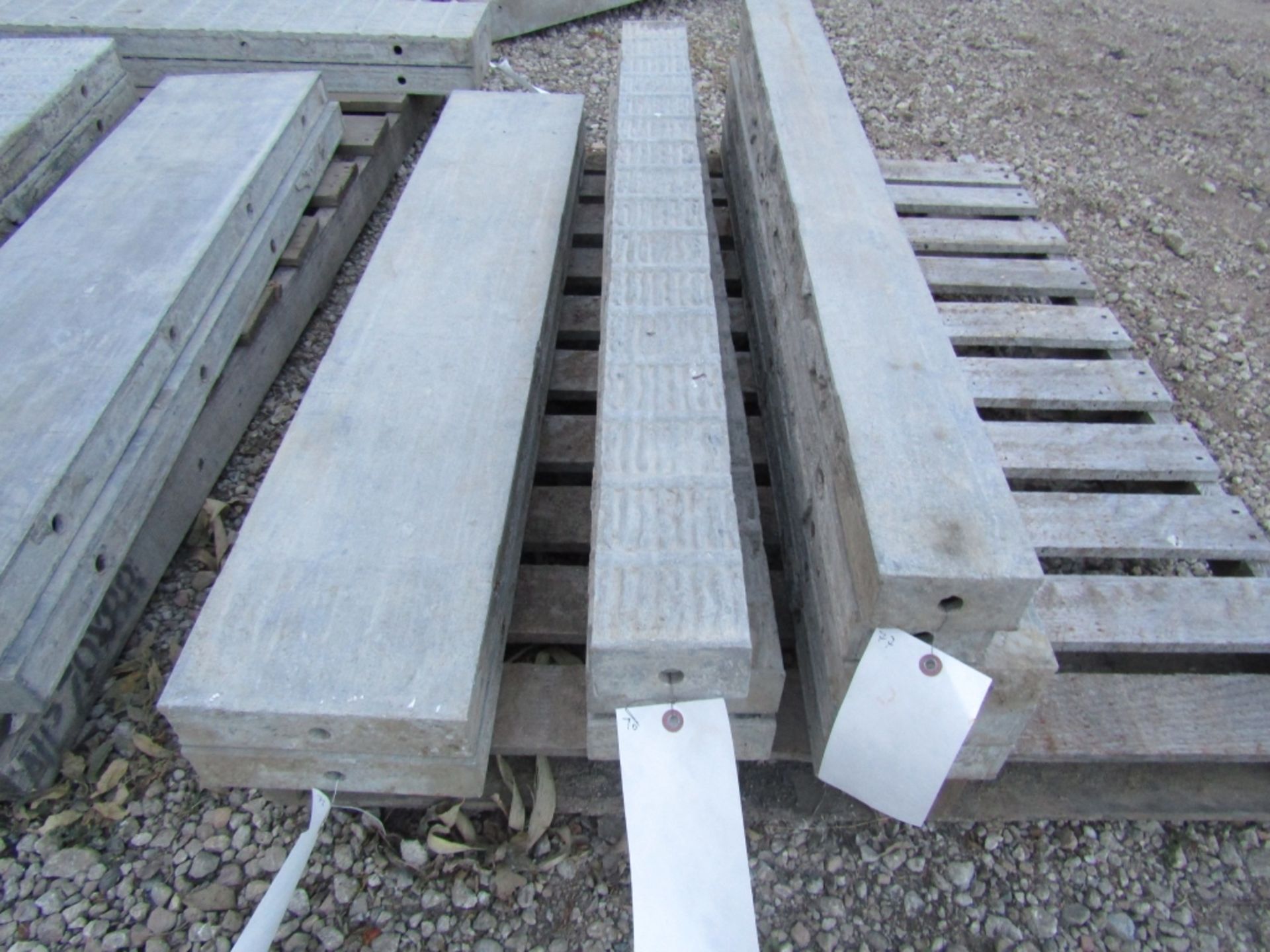 (2) 6" & (2)4"x4' Wall-Tie Aluminum Concrete Forms Vertibrick 6-12 Hole Pattern