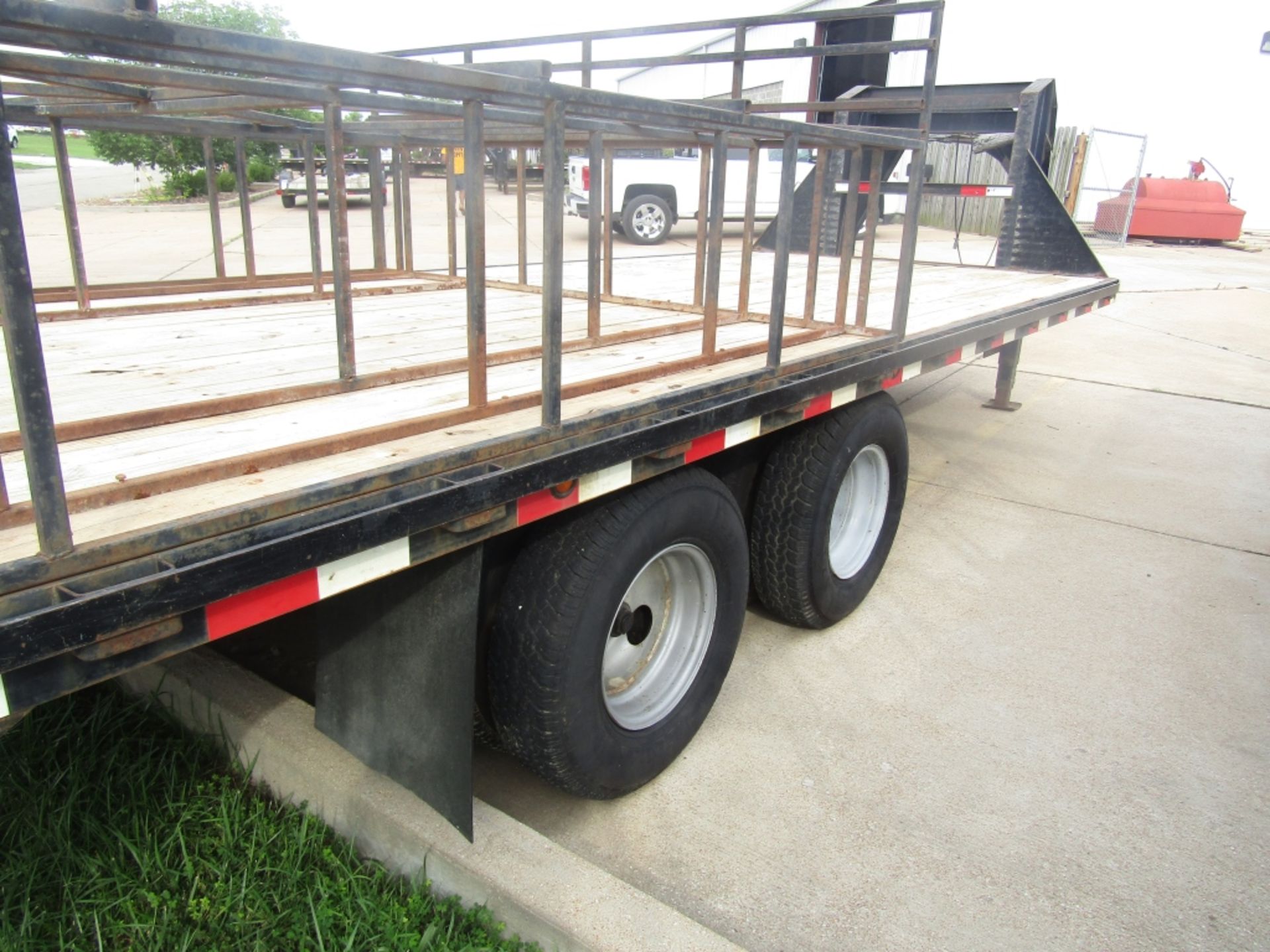 2001 Load Trail Gooseneck Form Trailer, VIN # 4ZEGF202111141340, Wood Deck, Dual Axle, 20000# - Image 5 of 6