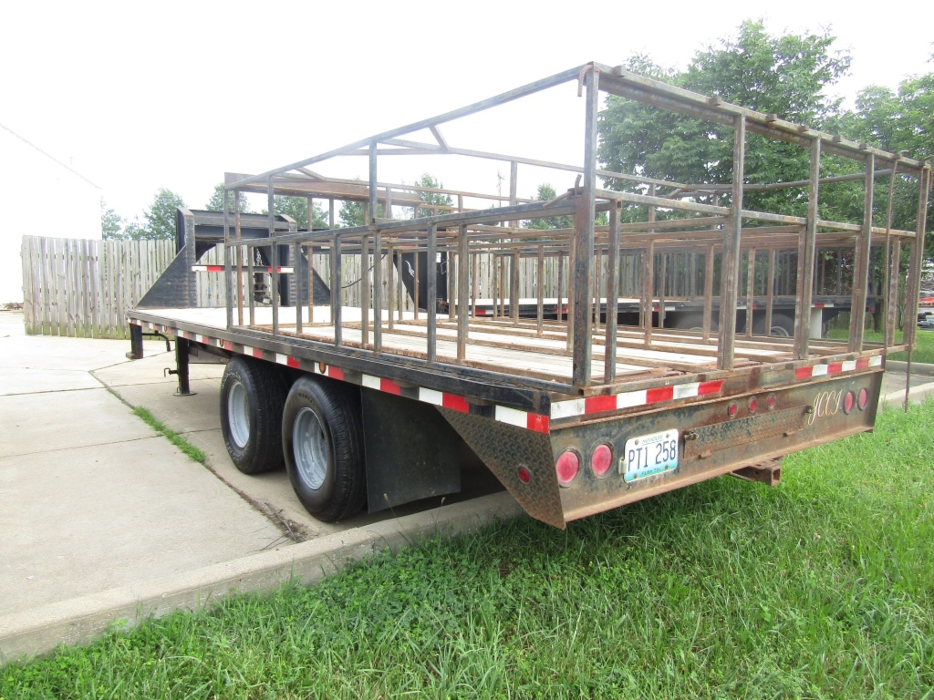 2001 Load Trail Gooseneck Form Trailer, VIN # 4ZEGF202111141337, Wood Deck, Dual Axle, Duro DS2100 - Image 5 of 6