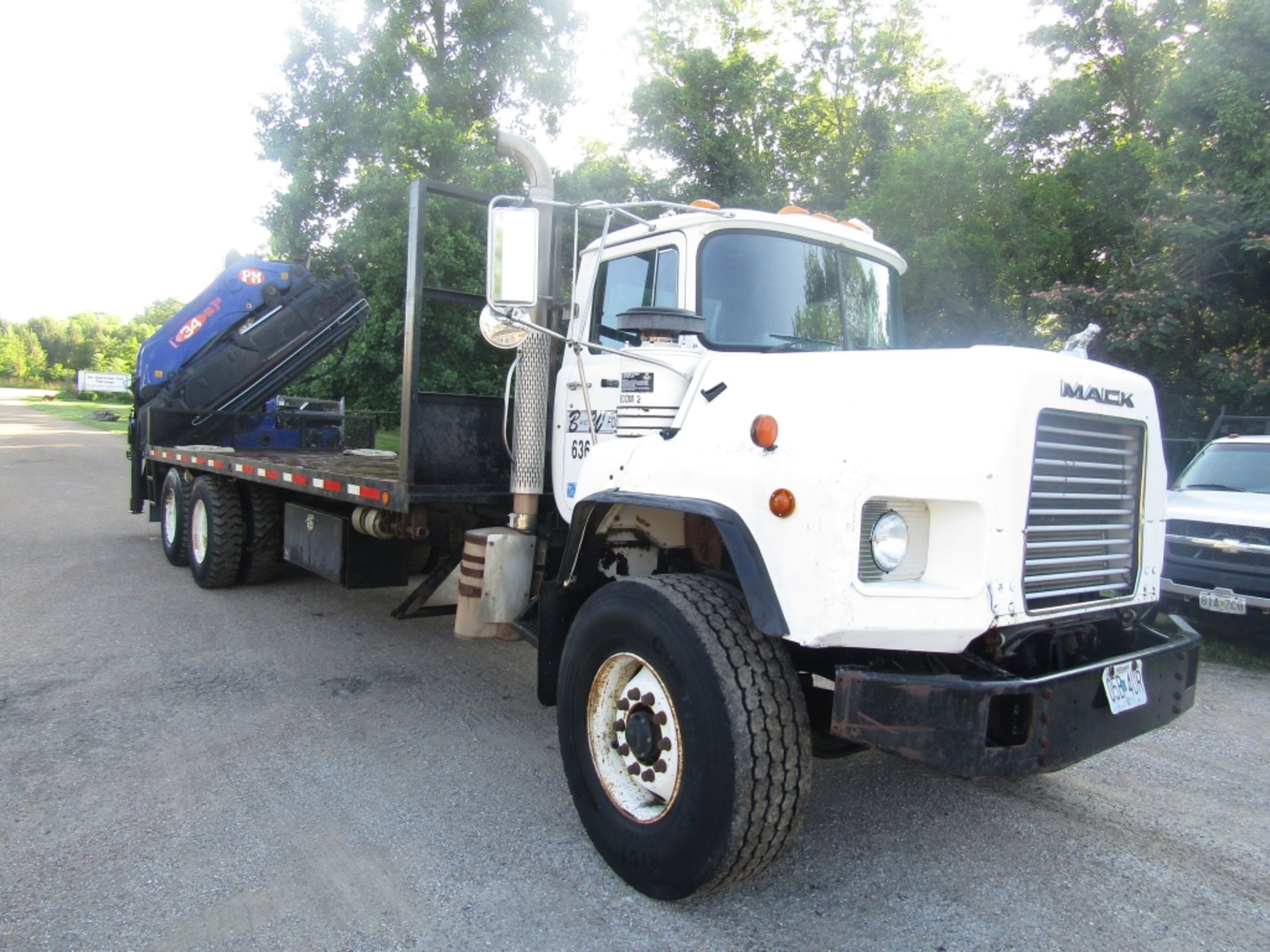 2000 Mack Boom Truck, Model DM690S VIN# 21M2B209C1YM026686, 283,742 miles, 19554 hours, Mack