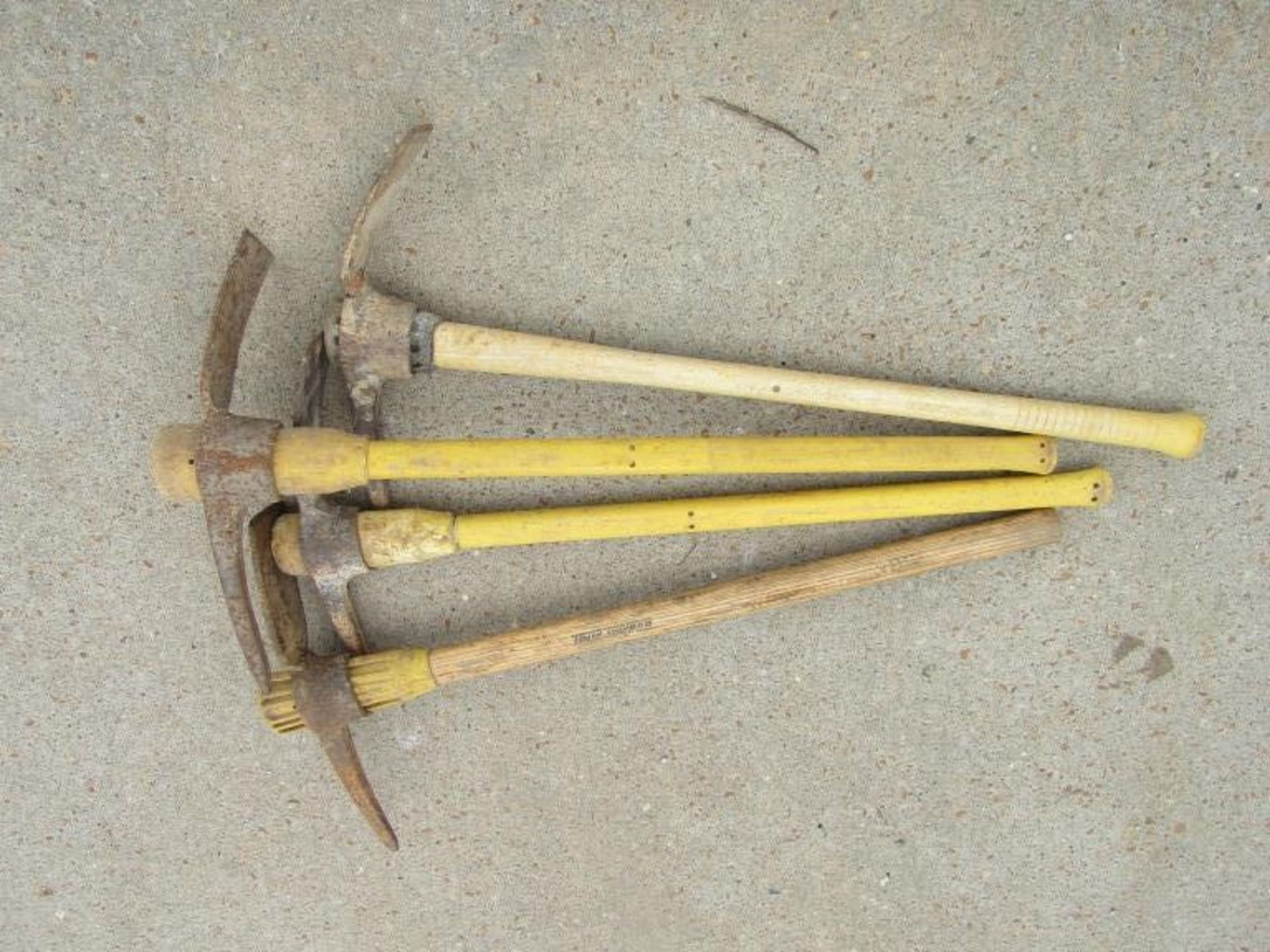 (4) Pick Axes