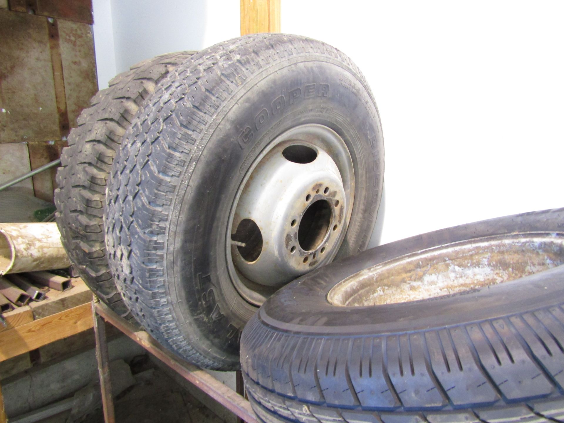 (8) Miscellaneous Tires & Rim on Tire Rack (1) New Duro Radial DS-2100 ST235/85R16 - Image 3 of 7
