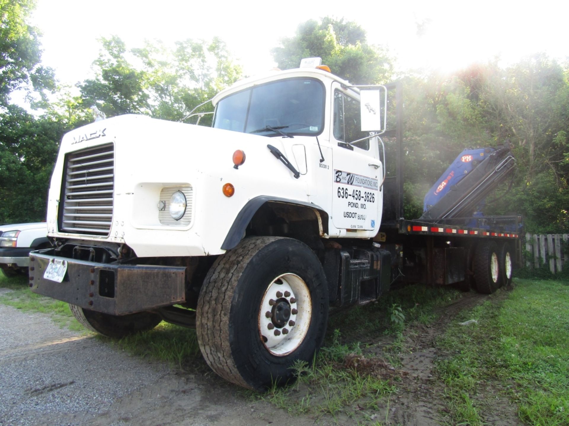 2000 Mack Boom Truck, Model DM690S VIN# 21M2B209C1YM026686, 283,742 miles, 19554 hours, Mack - Image 37 of 72