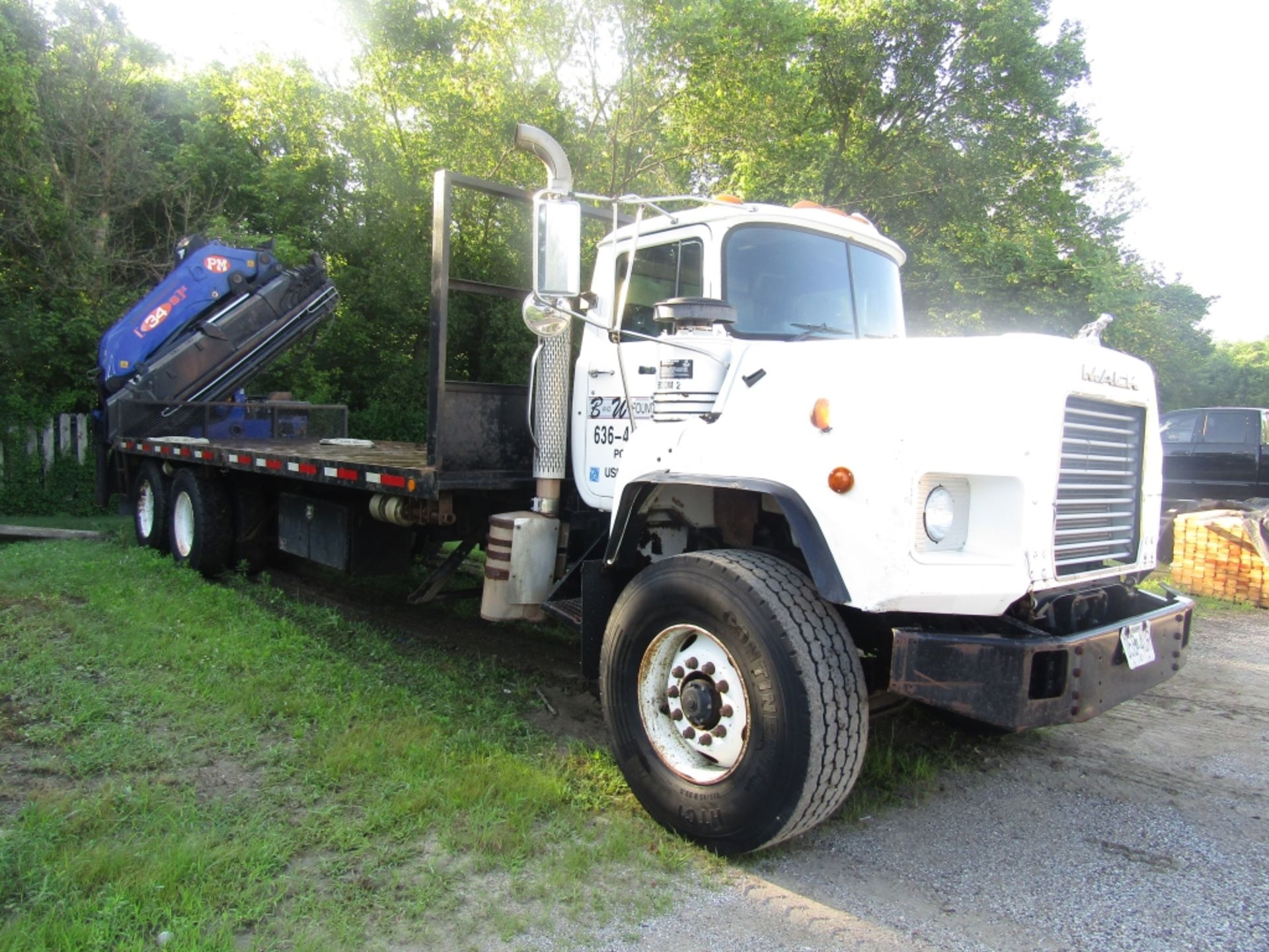 2000 Mack Boom Truck, Model DM690S VIN# 21M2B209C1YM026686, 283,742 miles, 19554 hours, Mack - Image 36 of 72