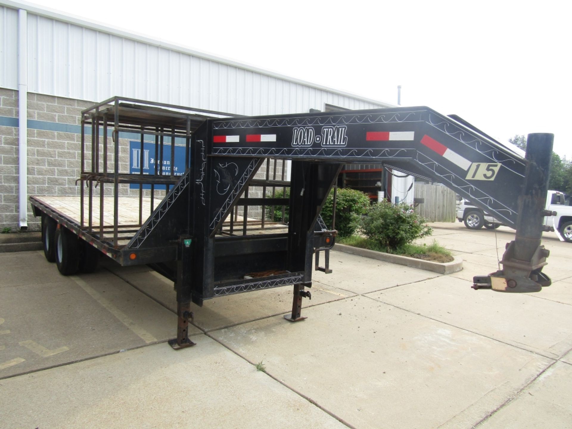 2004 Load Trail Tandem Heavy Duty Gooseneck Deckover Trailer, VIN# 4ZEGF202641173138, 8'x20', 20000# - Image 2 of 9