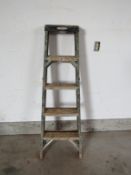 5' Werner Step Ladder Model #FS205X9237, 225# Load Capacity