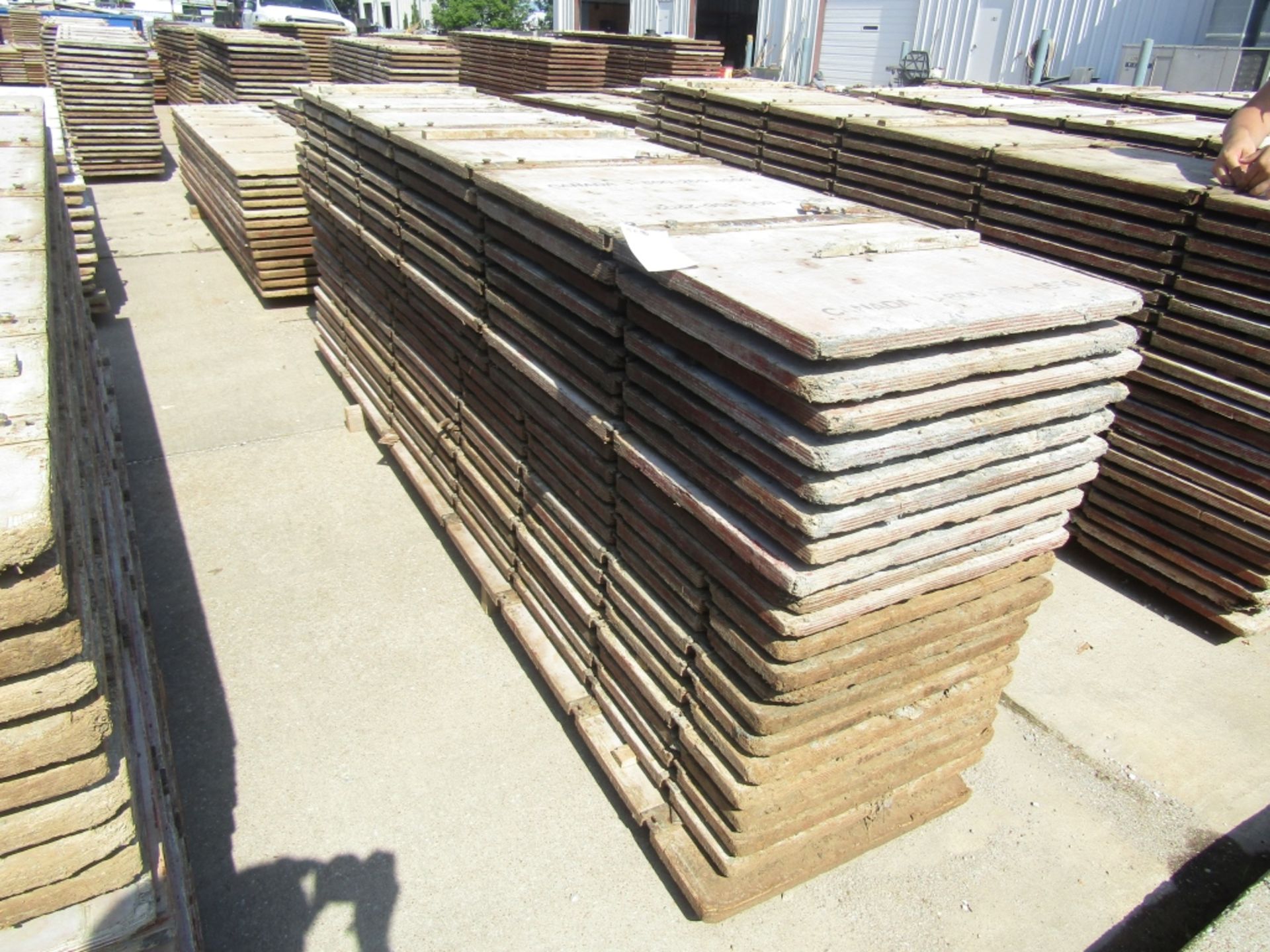 (20) 24" x 10' Advance Concrete Forms 6-Bar System