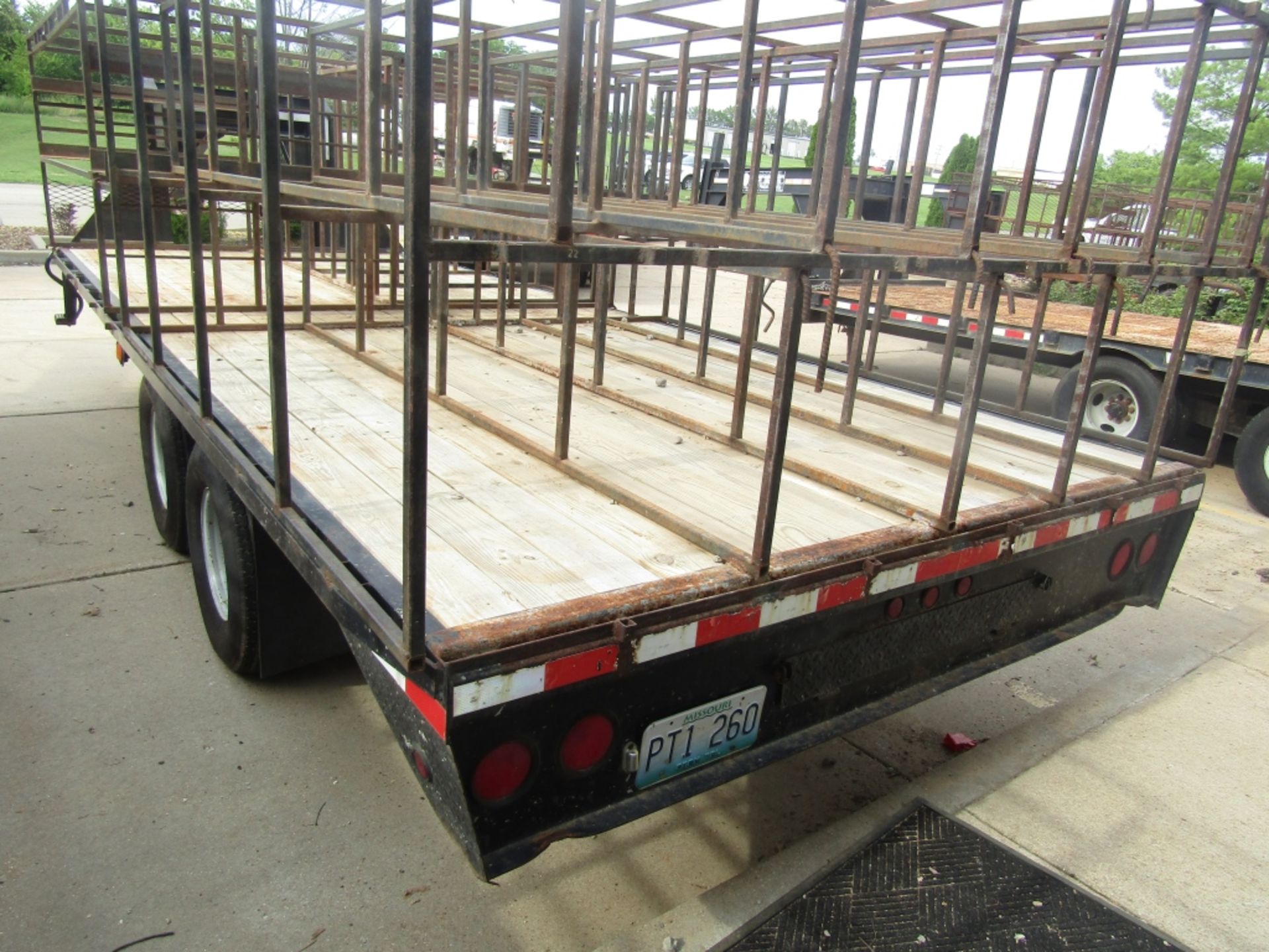 2003 Load Trail Gooseneck Form Trailer, VIN # 4ZEGF302X31159408, Wood Deck, Dual Axle - Image 4 of 7