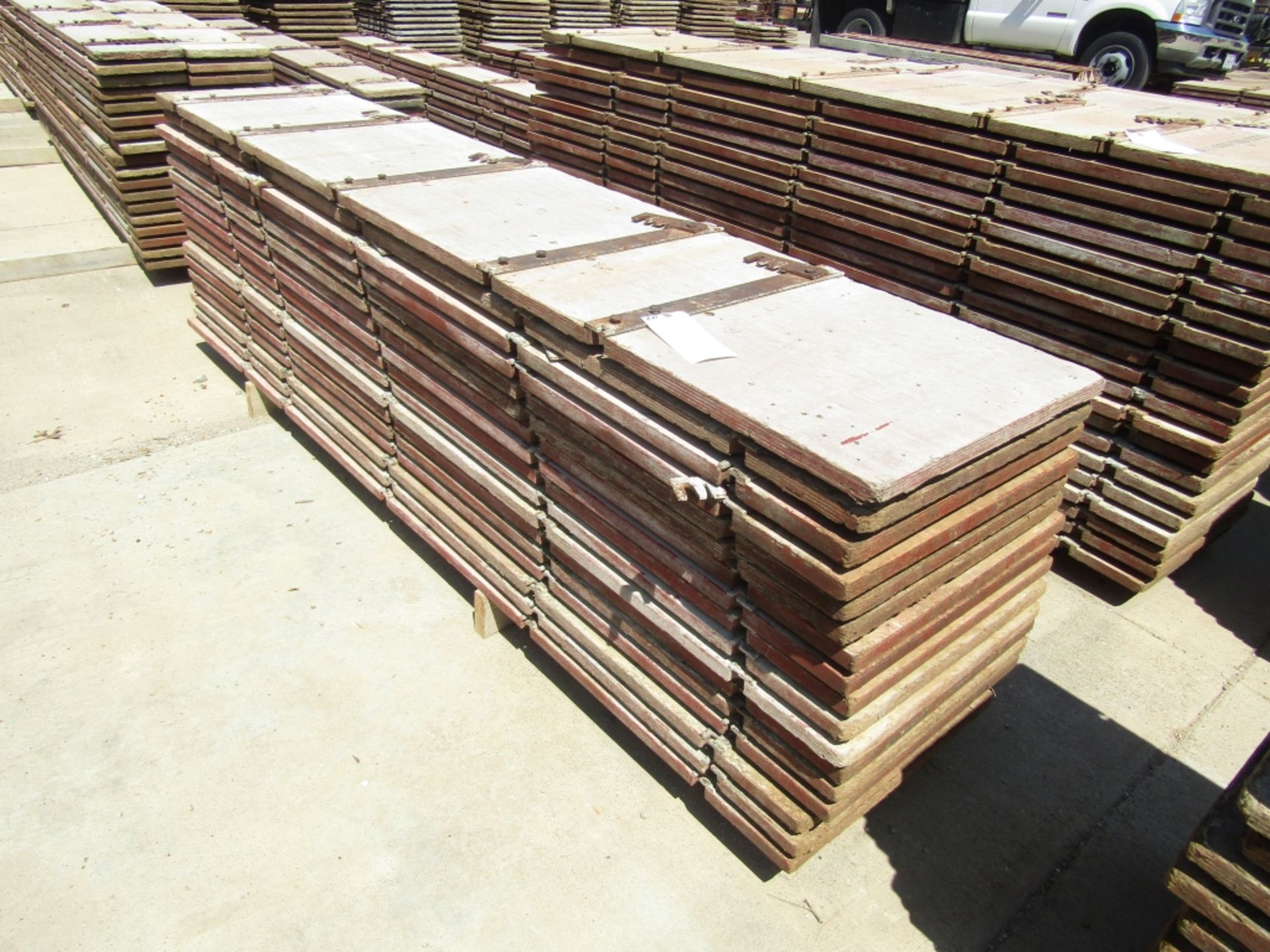 (15) 22" x 9', (2) 21" x 9' Advance Concrete Forms 5-Bar System