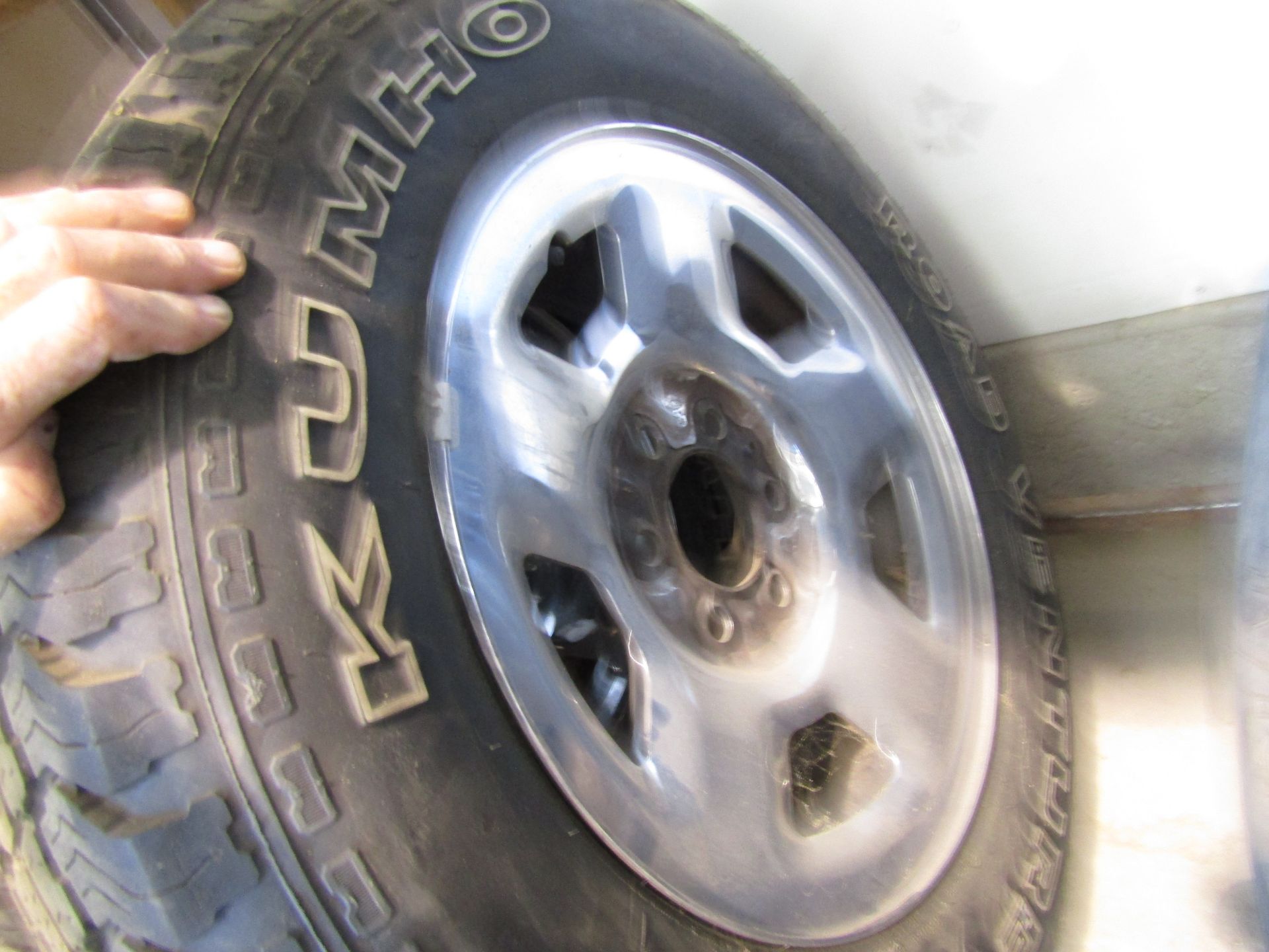 (8) Miscellaneous Tires & Rim on Tire Rack (1) New Duro Radial DS-2100 ST235/85R16 - Image 5 of 7