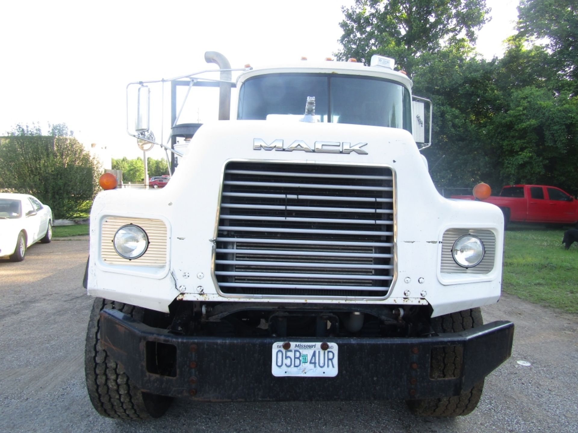 2000 Mack Boom Truck, Model DM690S VIN# 21M2B209C1YM026686, 283,742 miles, 19554 hours, Mack - Image 8 of 72