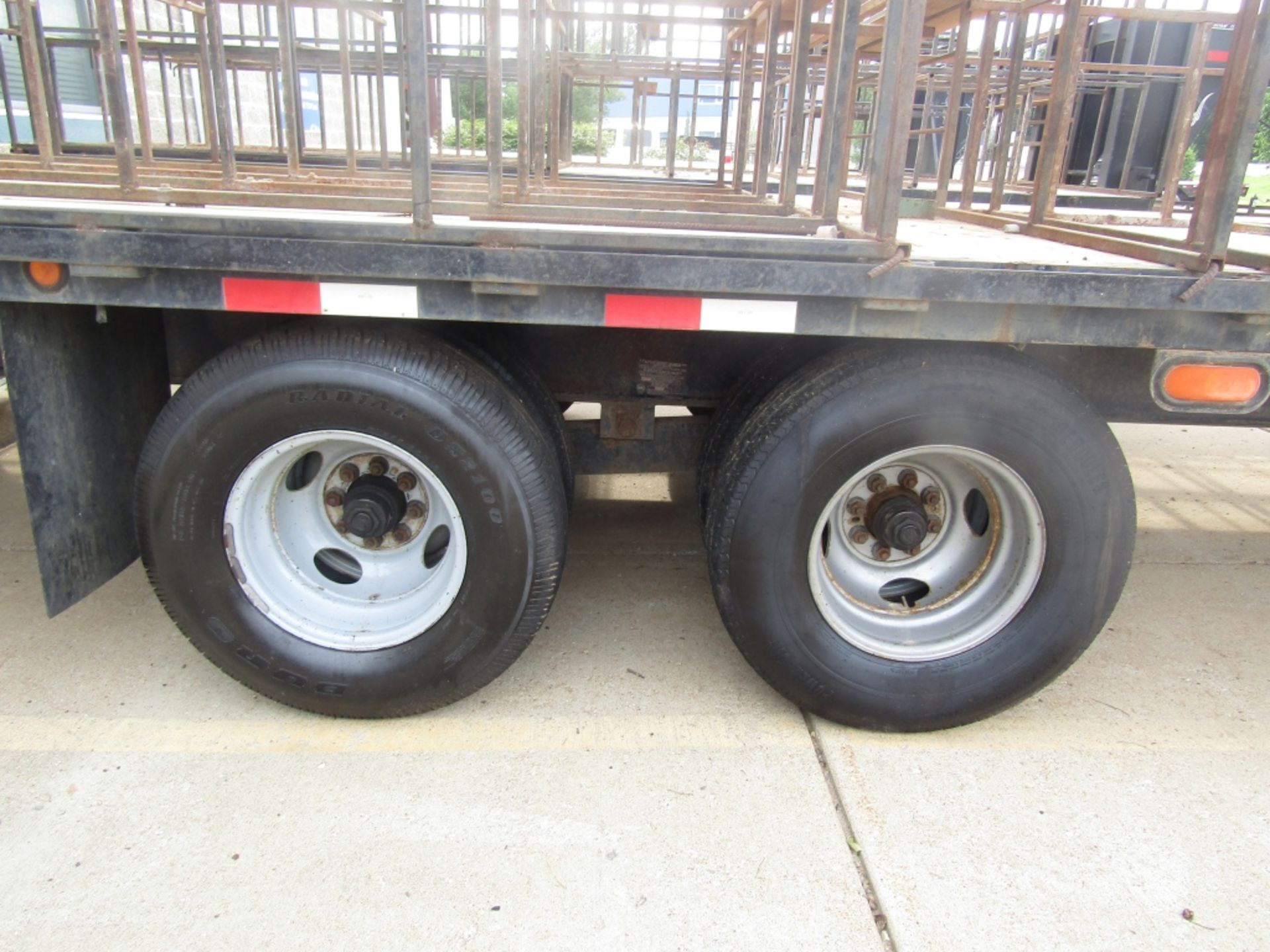 2003 Load Trail Gooseneck Form Trailer, VIN # 4ZEGF302X31159408, Wood Deck, Dual Axle - Image 6 of 7