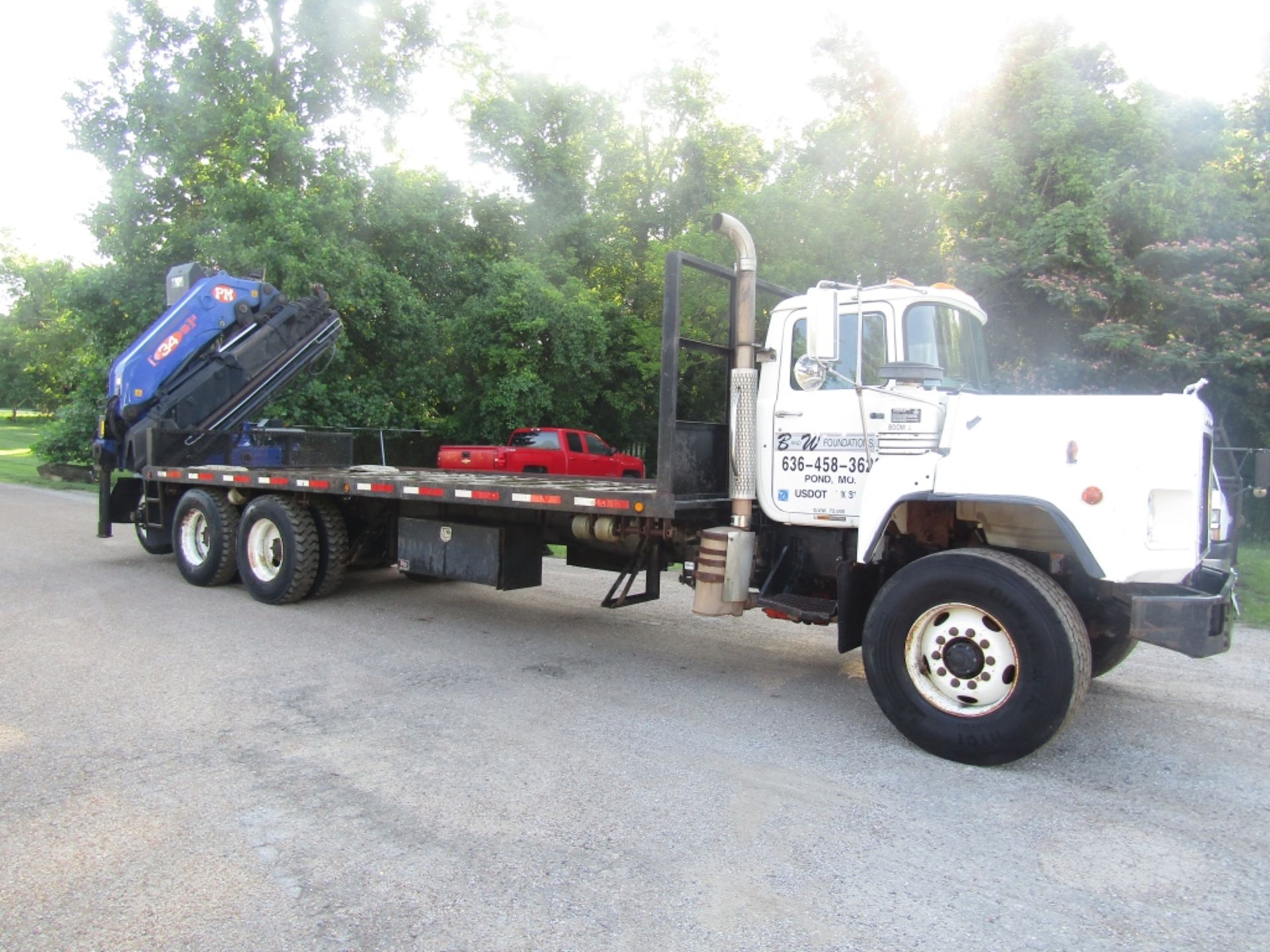 2000 Mack Boom Truck, Model DM690S VIN# 21M2B209C1YM026686, 283,742 miles, 19554 hours, Mack - Image 3 of 72