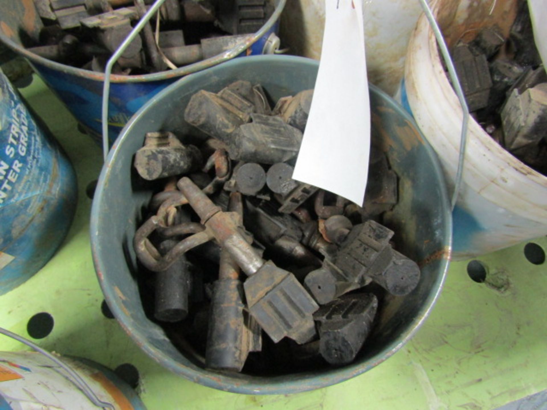 Bucket of (30) Pinlocks, Located in Mt. Pleasant, IA