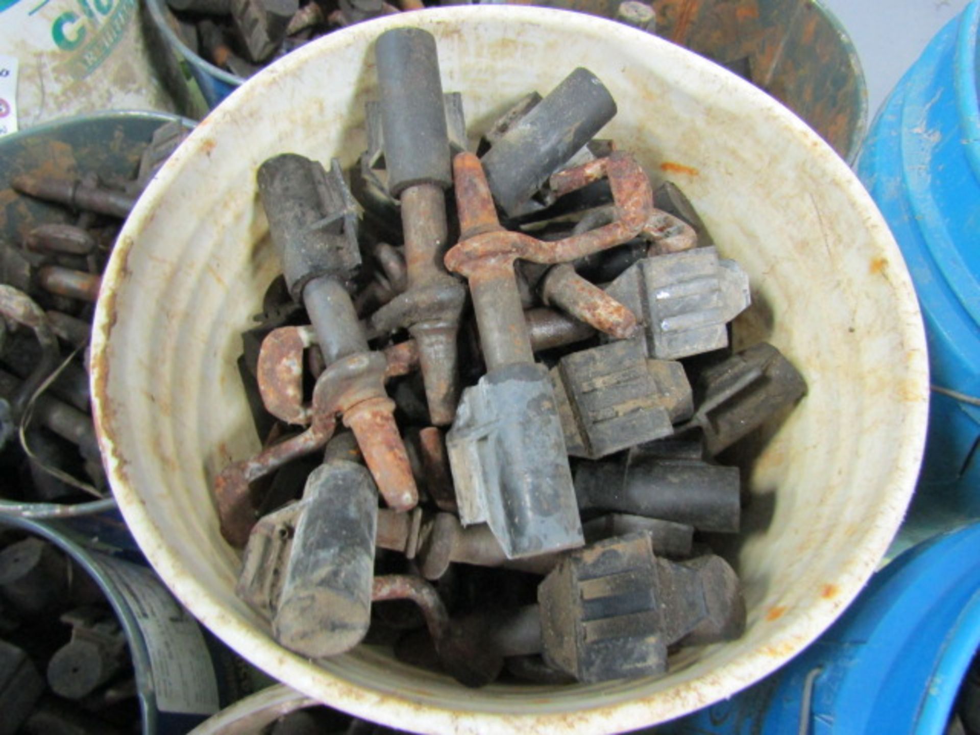 Bucket of (50) Pinlocks, Located in Mt. Pleasant, IA