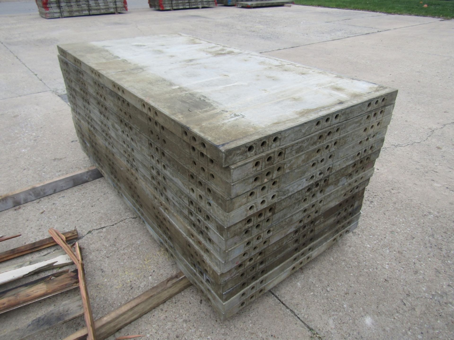 (14) 36" x 6' Western Elite Concrete Forms, Smooth 6-12 Hole Pattern Triple Punch/ Gasket/ Laydown - Image 2 of 4