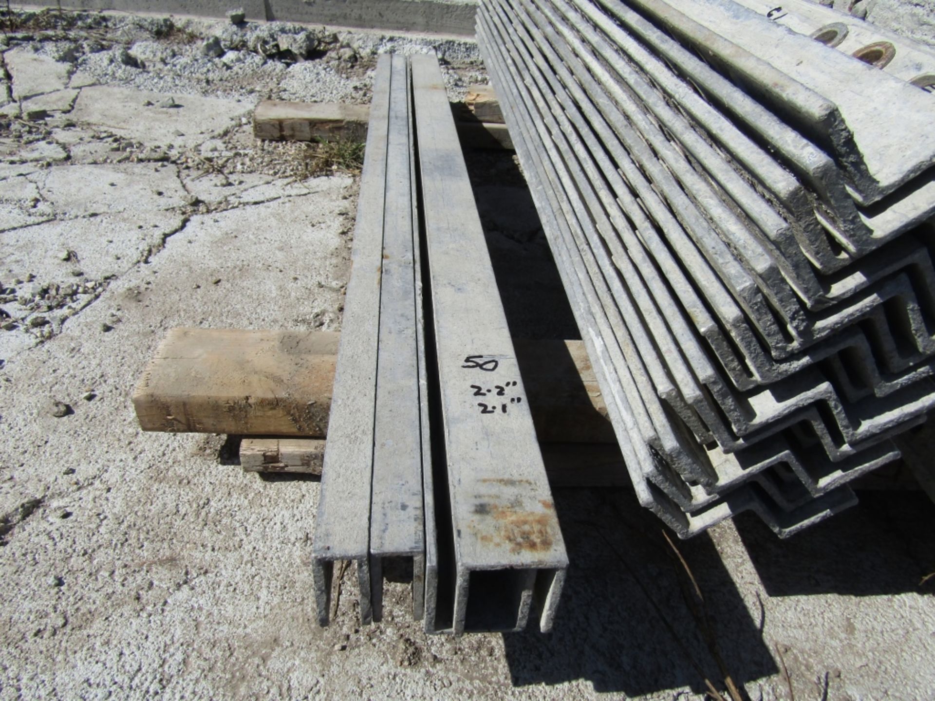 (2) 2" x 4' & (2) 1" x 4' Wall Ties Concrete Forms, Smooth, 6-12 Hole Pattern, Triple Punch, Located