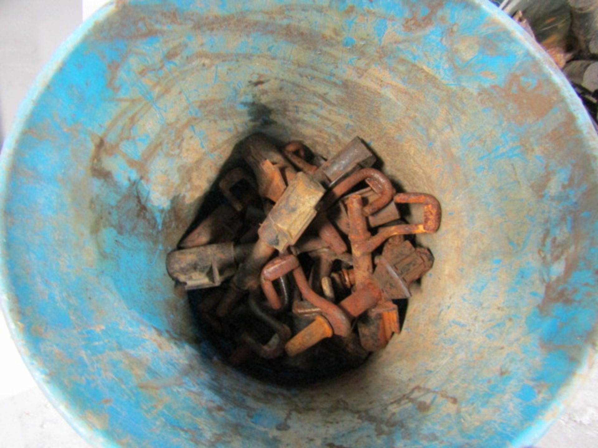 Bucket of (22) Pinlocks, Located in Mt. Pleasant, IA