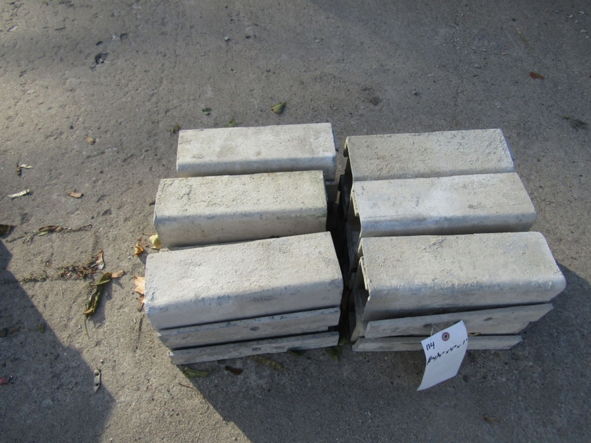 (24) 4" x 4" x 1' Durand Cap Concrete Forms, Inside Corners, Smooth 6-12 Hole Pattern, Full - Image 3 of 3