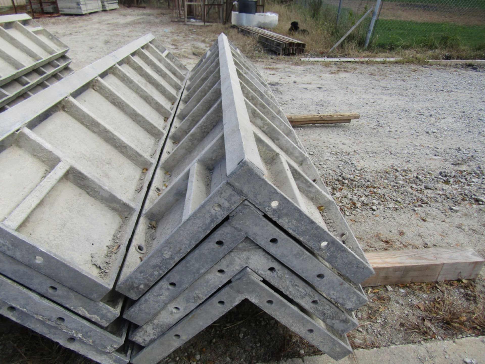 (4) 14" x 14" x 8' Durand Concrete Forms Corners, Smooth 6-12 Hole Pattern, Located in Mt. Pleasant, - Image 2 of 2