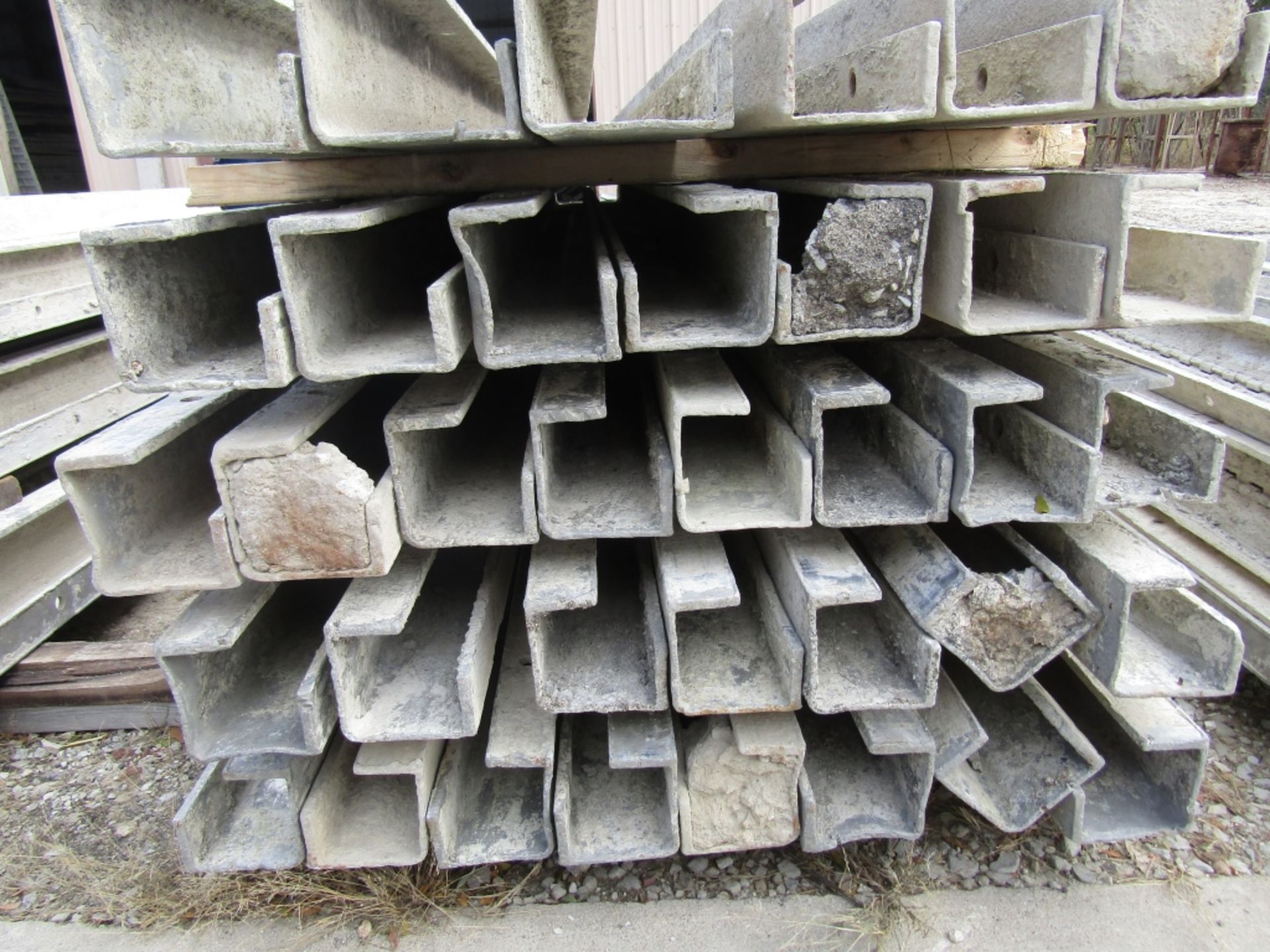 (15) 4" x 4" x 8' Durand Concrete Forms, Inside Corners, Smooth 6-12 Hole Pattern, Full - Image 2 of 2