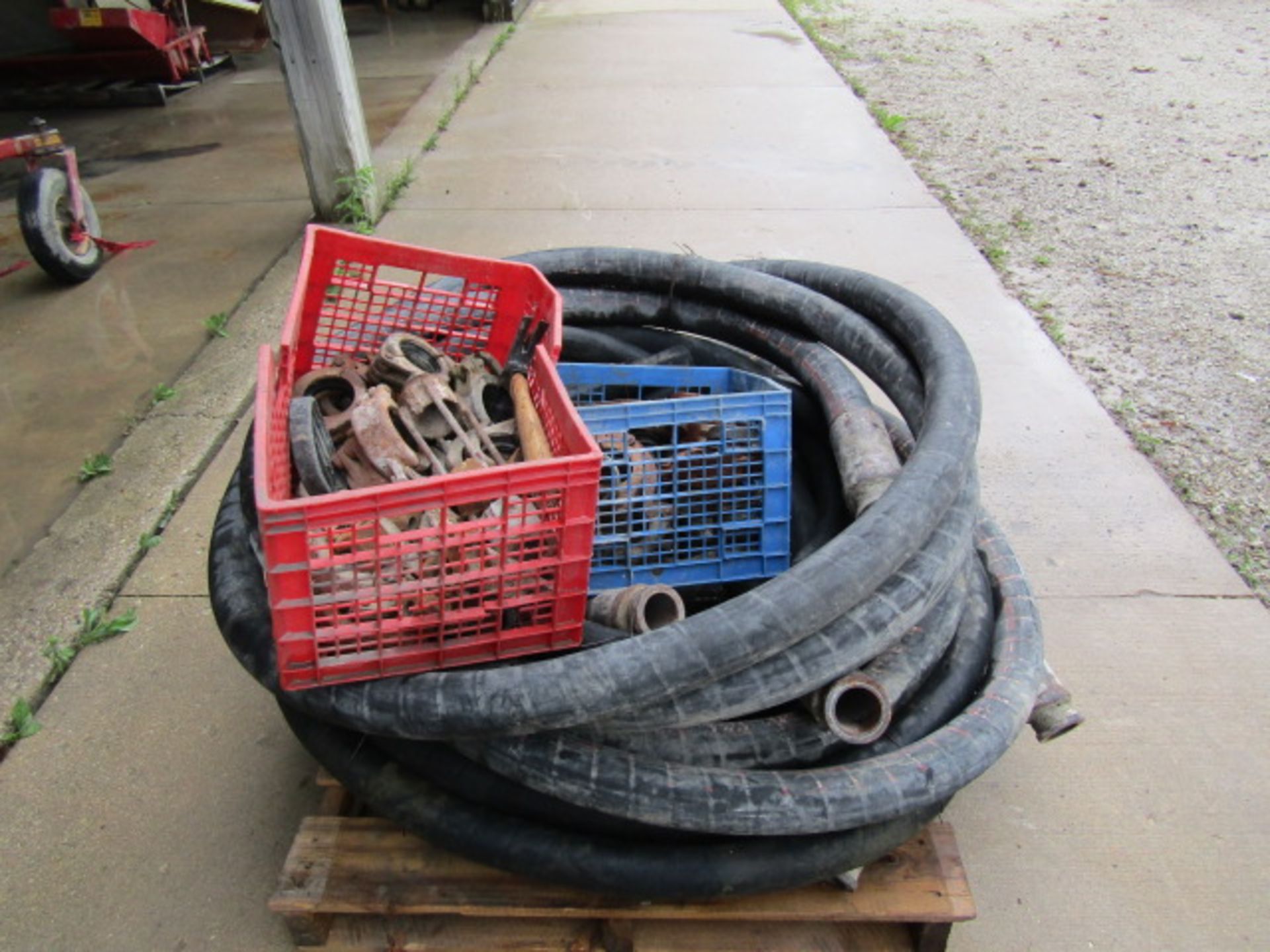 (33) Pipes & Misc & Pallet of Hose & Clamps - Image 2 of 4