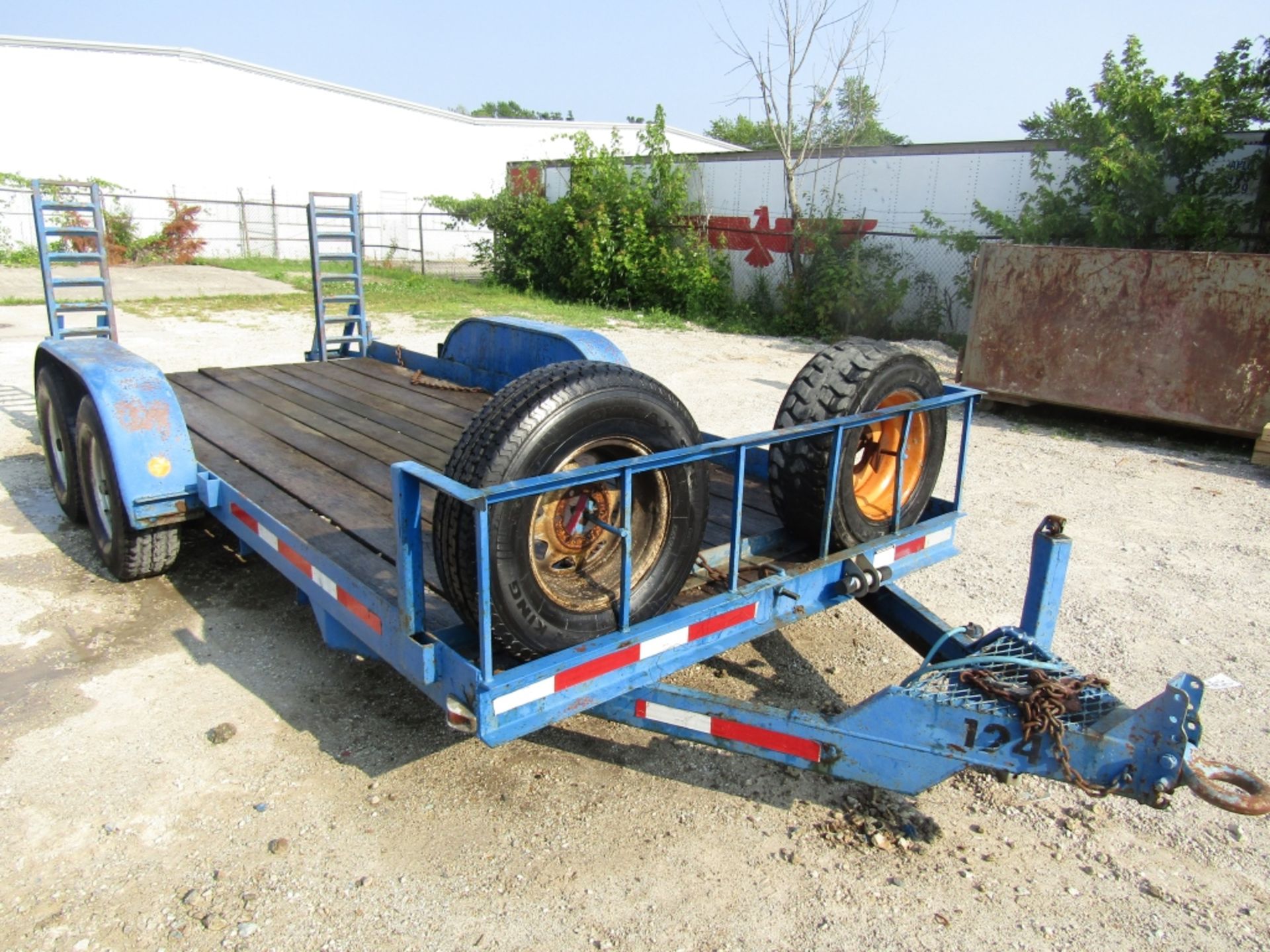 2002 Cronkhite Tandem Axle Trailer, VIN # 47326202621101124, Ramps 16'2" x 6'6", Wood Deck, - Image 2 of 8