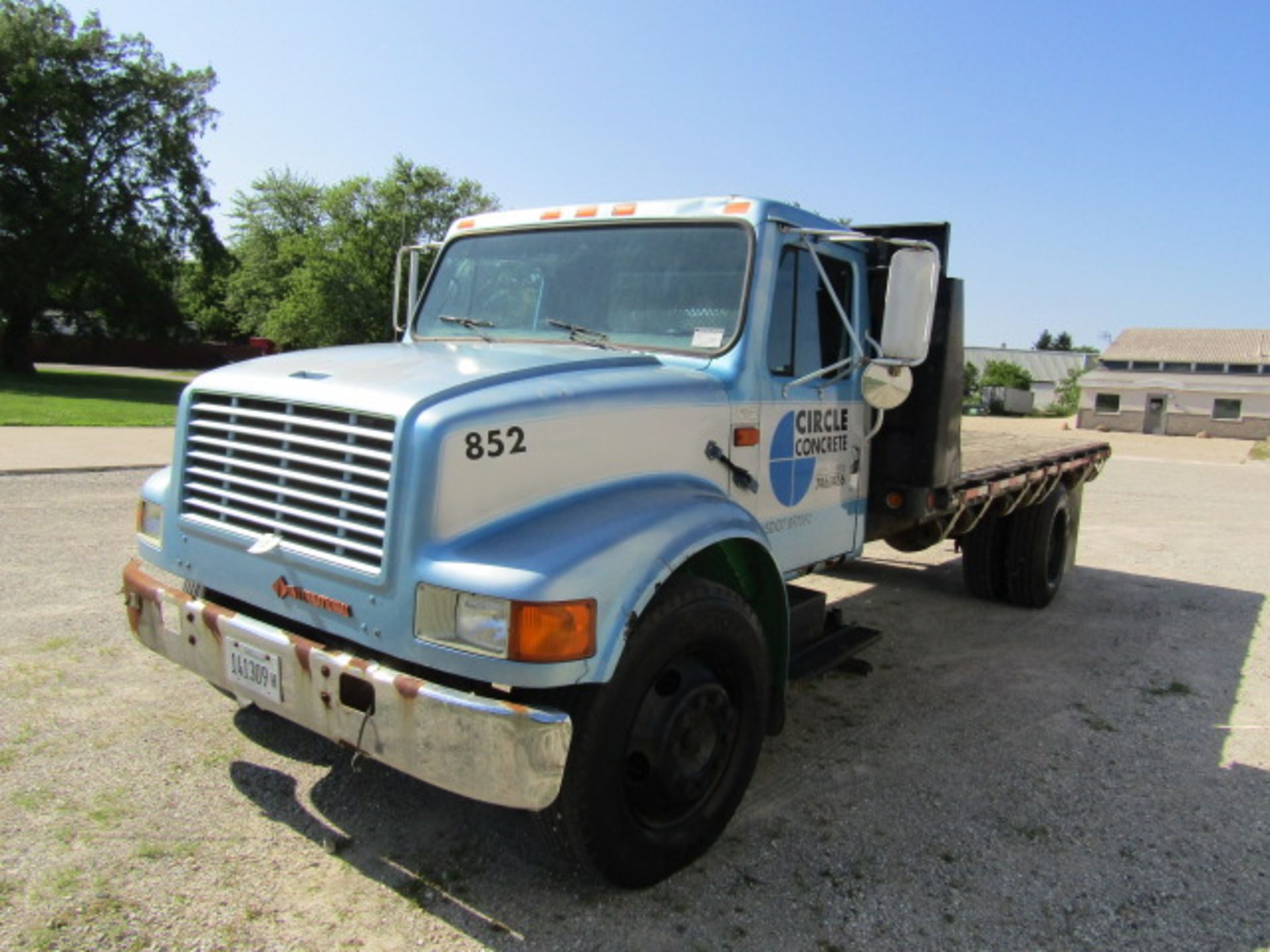 1991 International 4700LP Flat Bed Truck, 4x2 Dually, Model #4170, VIN #1HTSLNEM8MH339852,184155 - Image 2 of 22