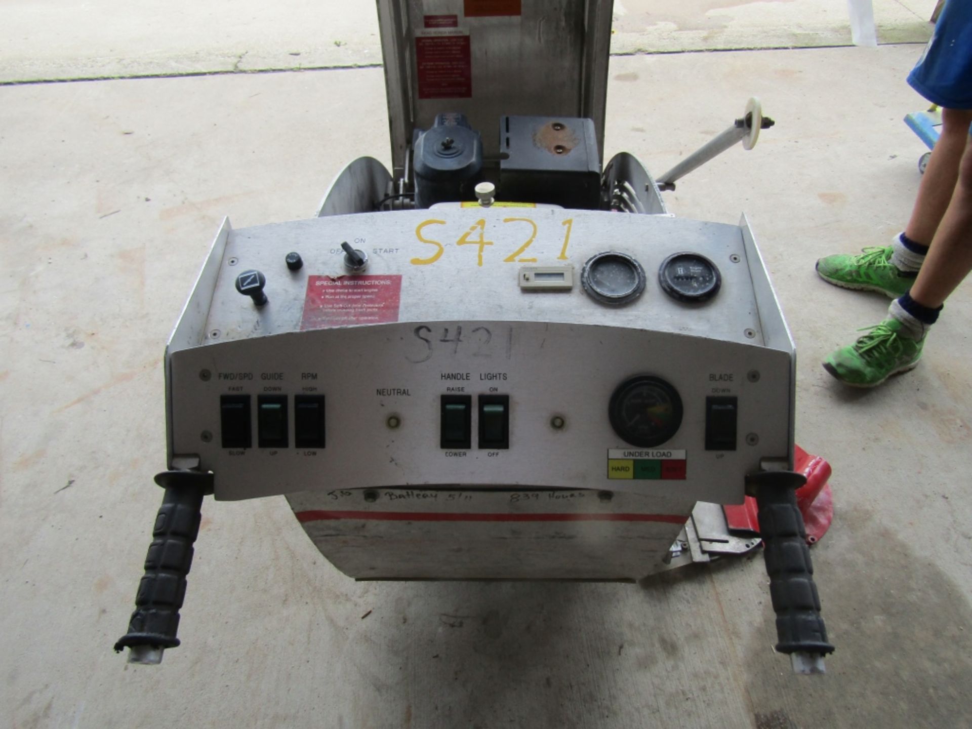 Soff-Cutt G-2000 Walk Behind Concrete Saw, Model G2000, 882 Hours, Serial #1421, - Image 7 of 7
