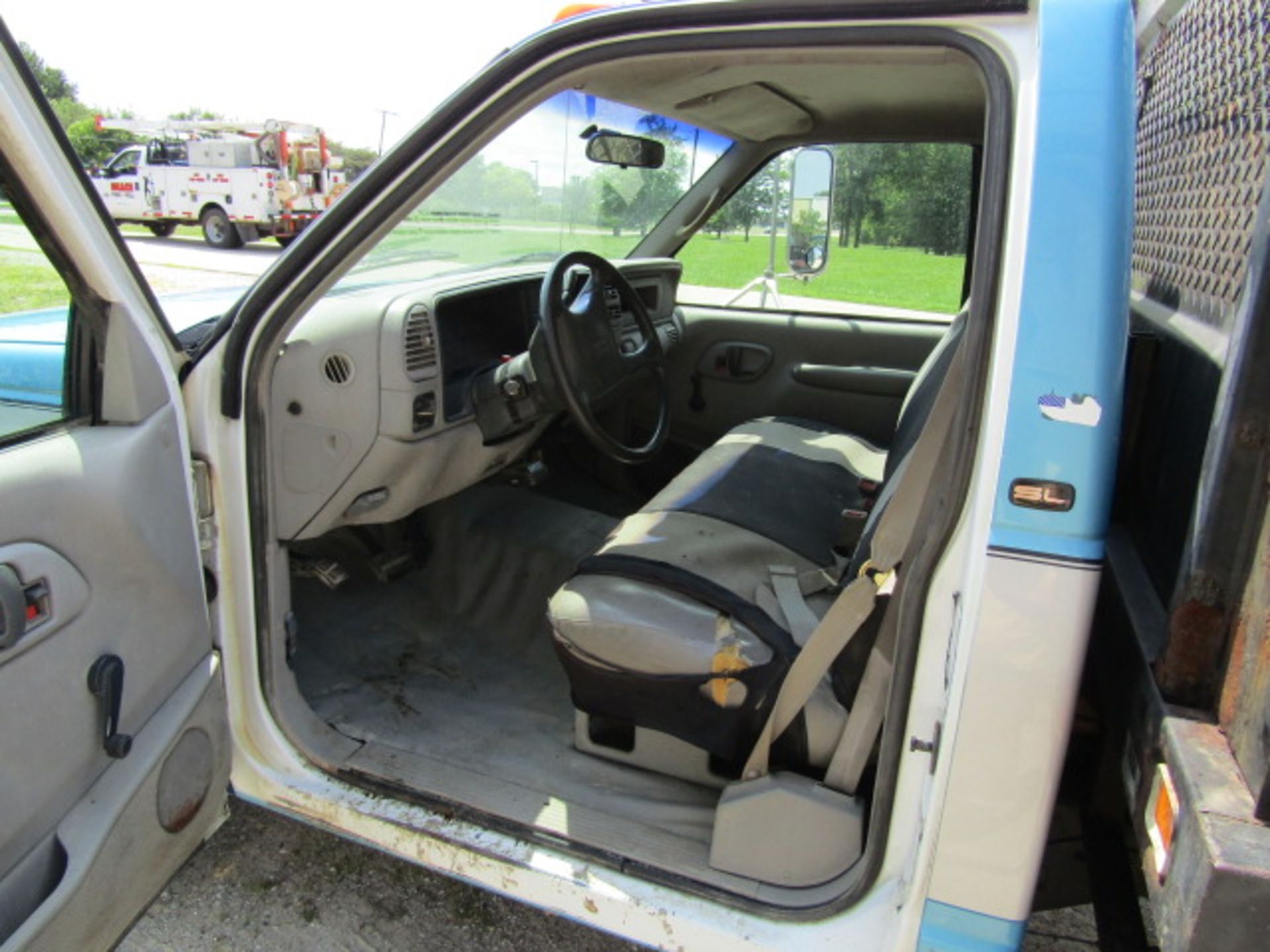 1998 GMC 3500 SL Utility Truck, Dually, VIN #1GDJC34F5WF039891, 163811 miles, Automatic - Image 7 of 24