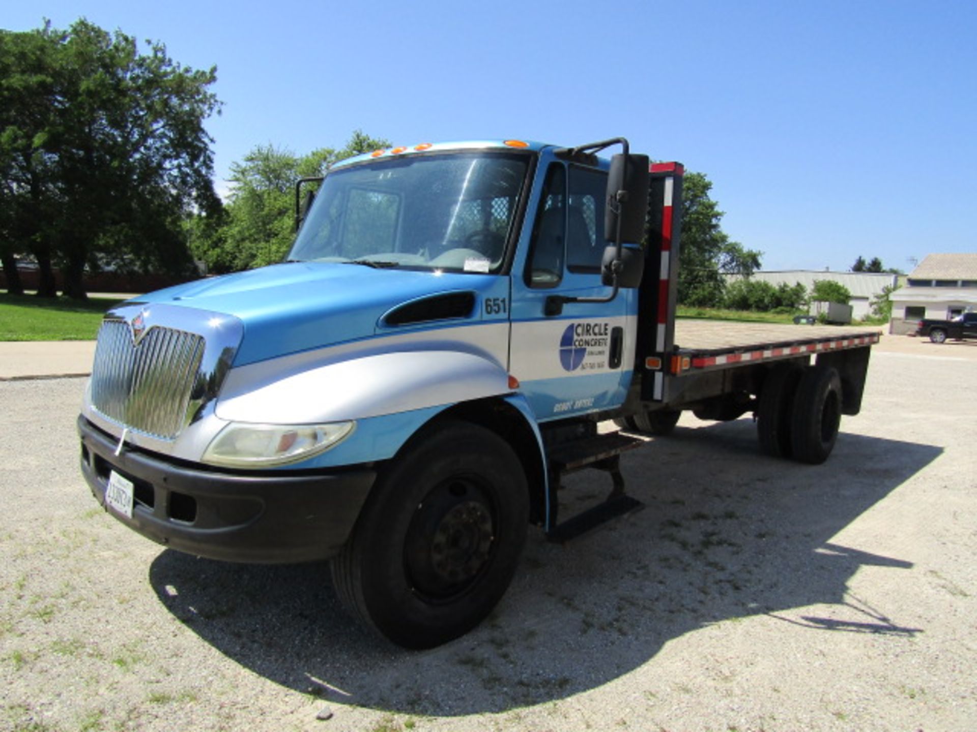 2005 International Model #4300 SBA Flat Bed Truck, 4 x 2 Dually, VIN #1HTMMAAM65H167651, 210658 - Image 2 of 35