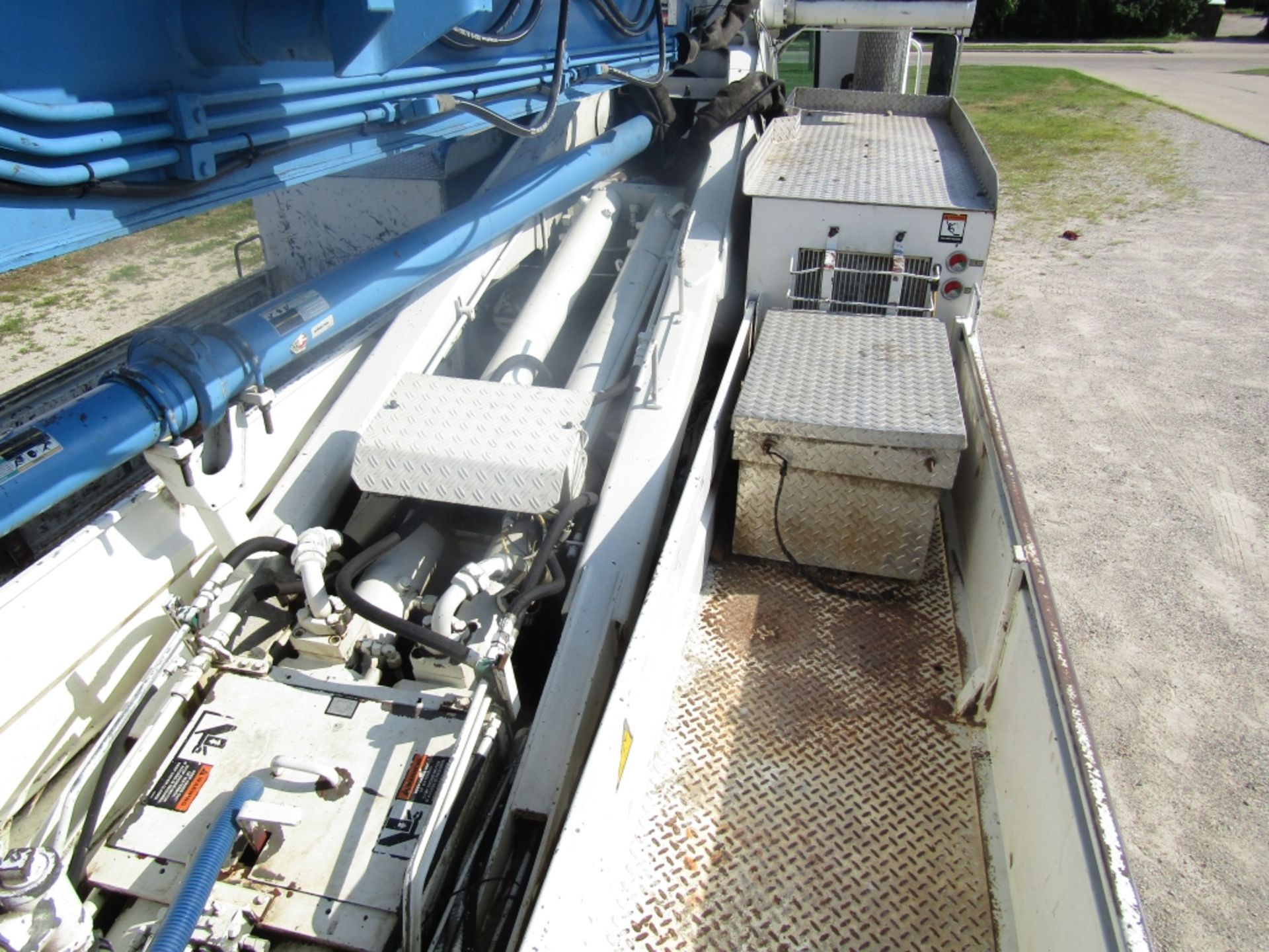 1996 Mack MR688S Pump Truck, VIN #1M2K189C8TM006901, 487601 miles, 18795 hours, Maxi torque T2090 - Image 34 of 49